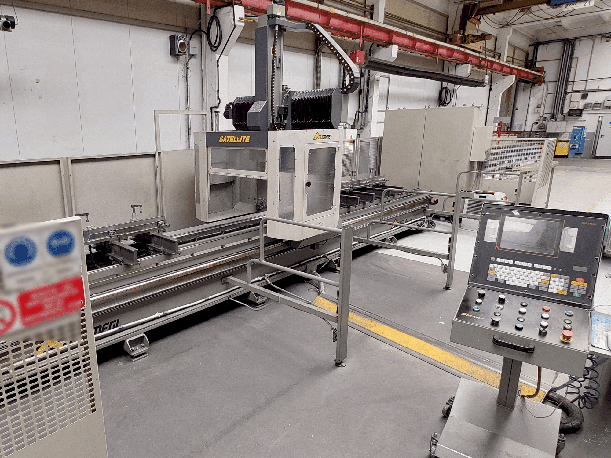 A Emmegi Satellite TU6.5 gép elölnézete