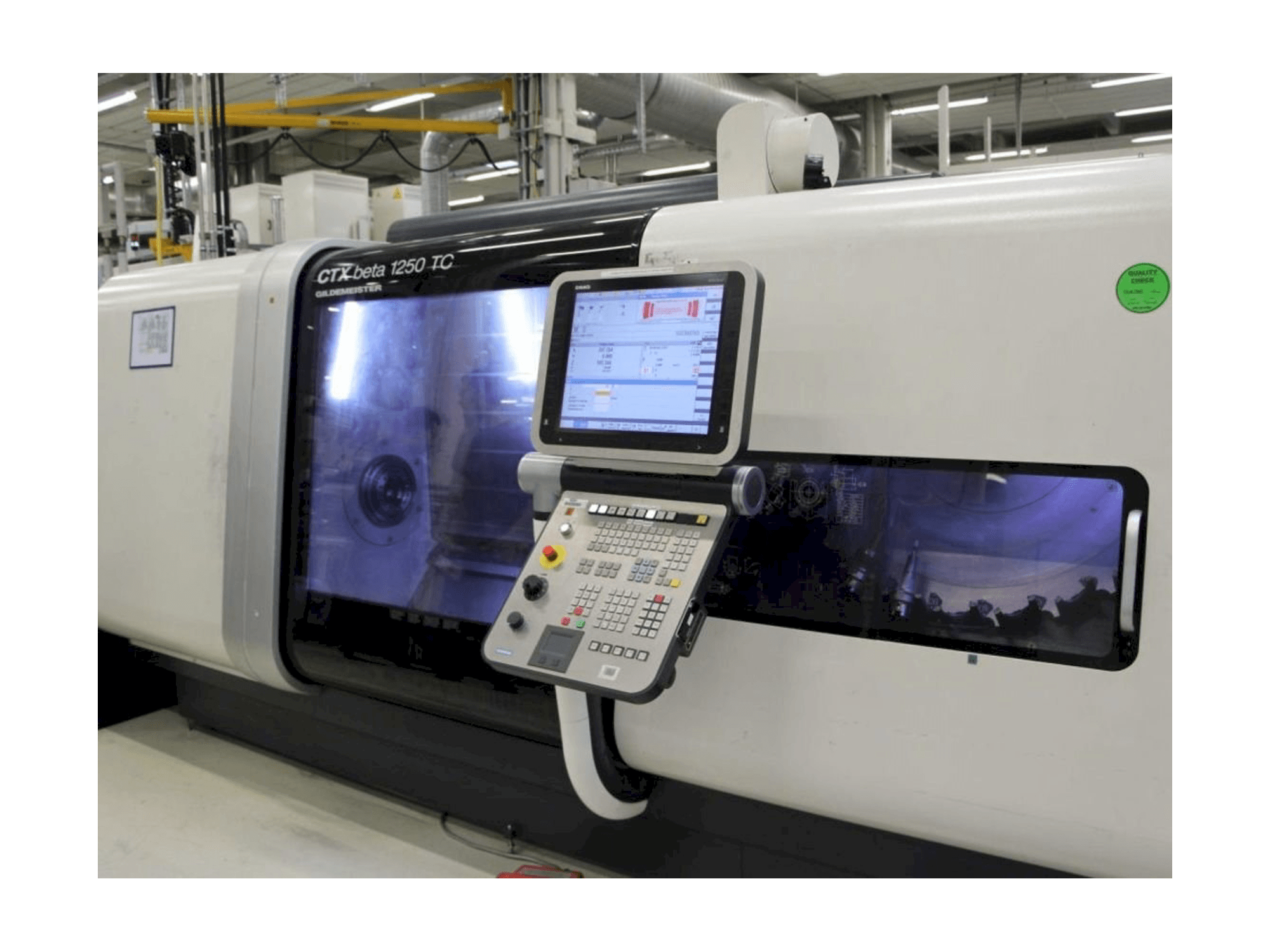 A DMG MORI GILDEMEISTER CTX Beta 1250 TC gép elölnézete