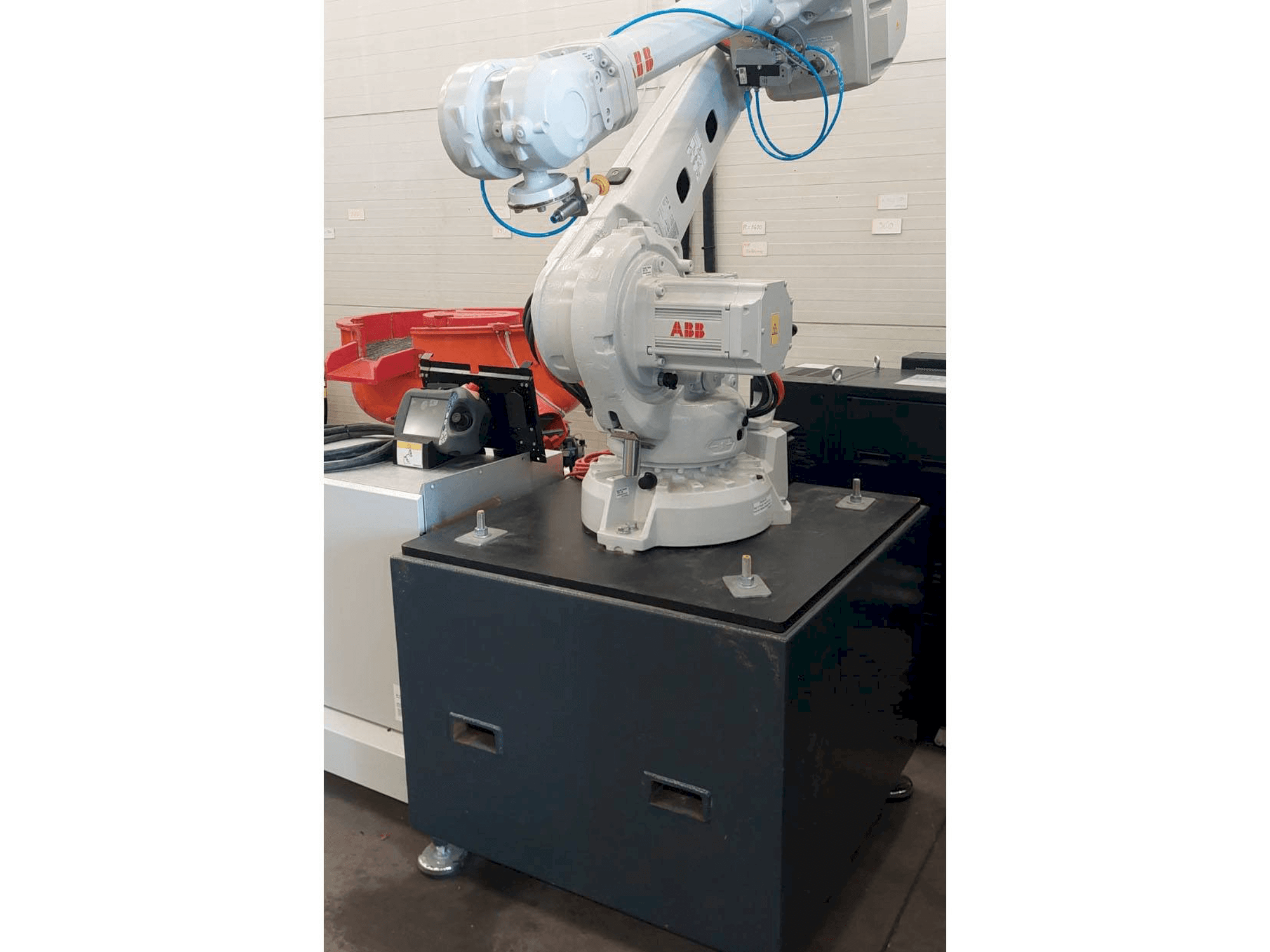 A ABB IRB 4600 gép elölnézete