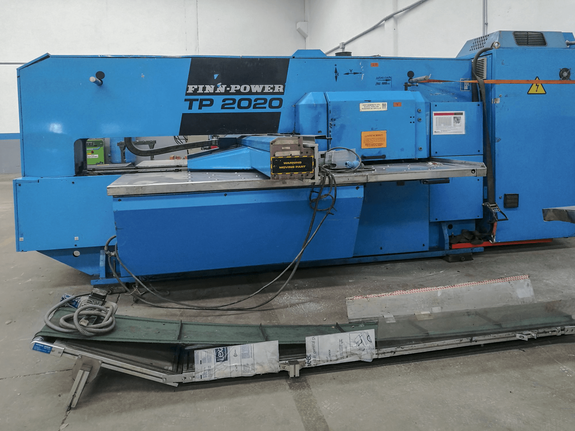 A Finn-Power TP 2020 gép elölnézete