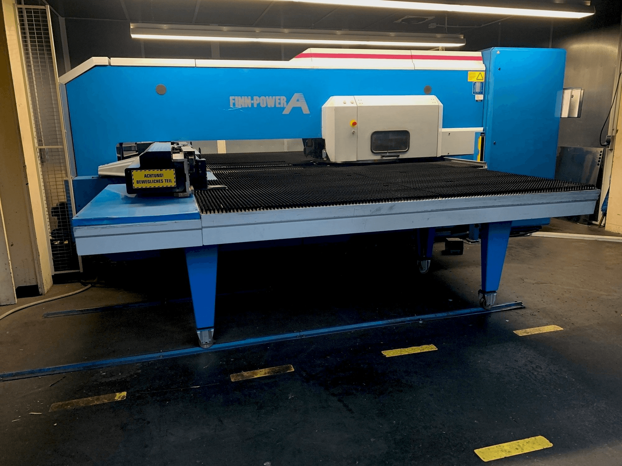 A Finn-Power A5 SV gép elölnézete