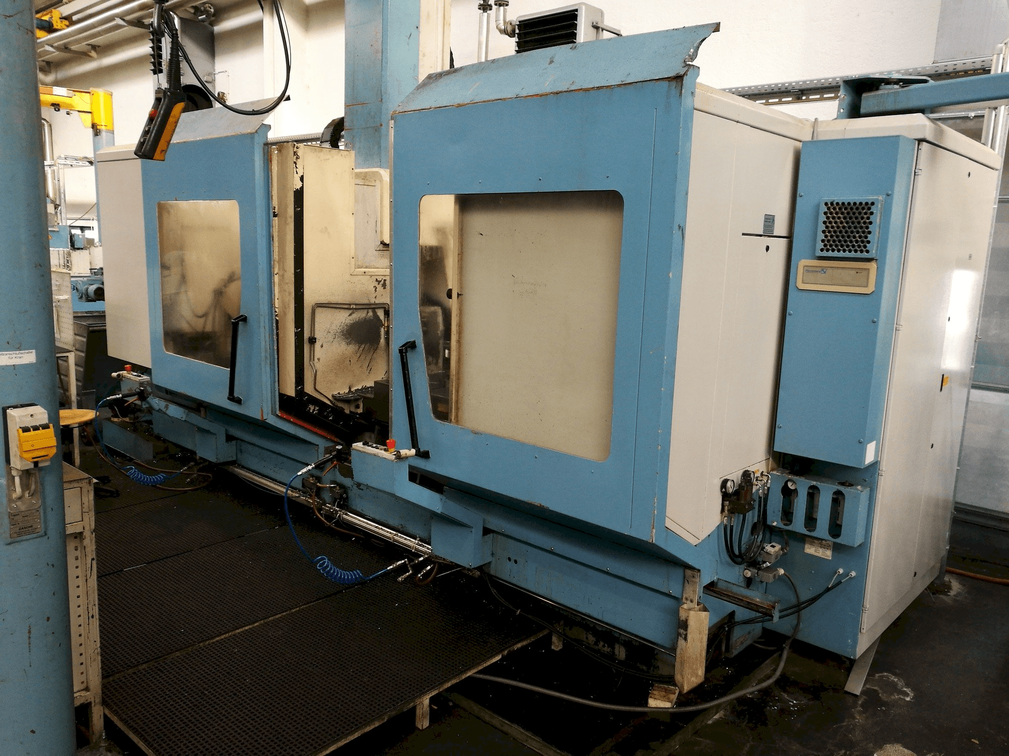 A HEDELIUS BC60/50-2500 gép elölnézete