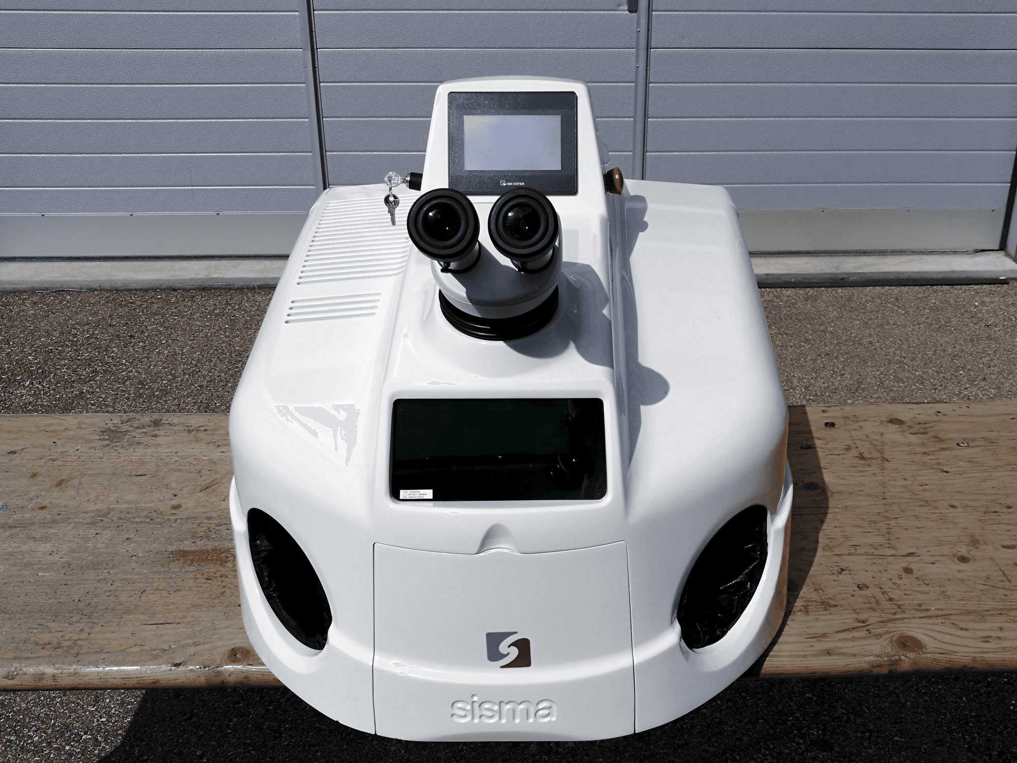 A Sisma LM-D 100 gép elölnézete