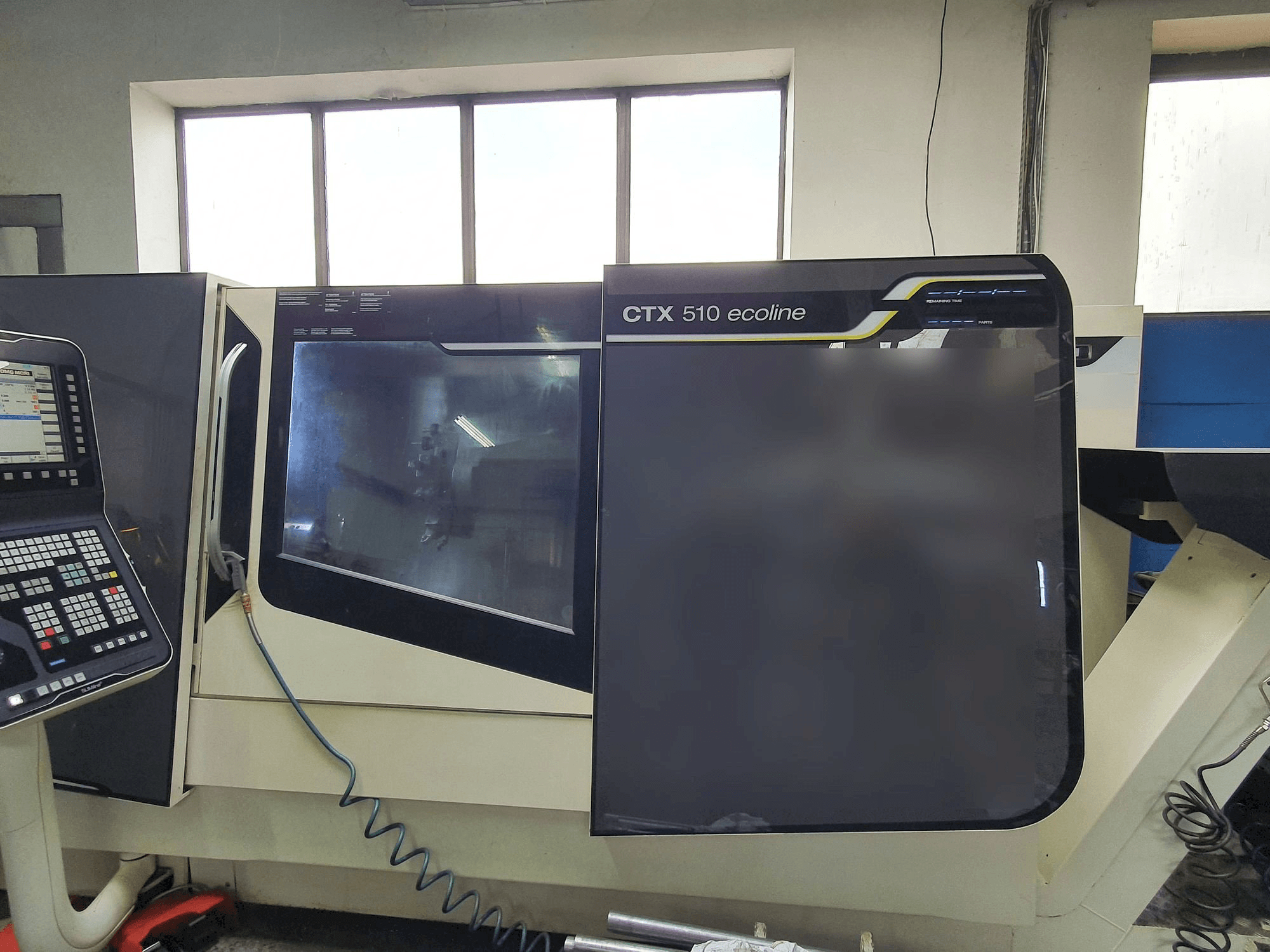 A DMG MORI CTX 510 V3 Ecoline gép elölnézete