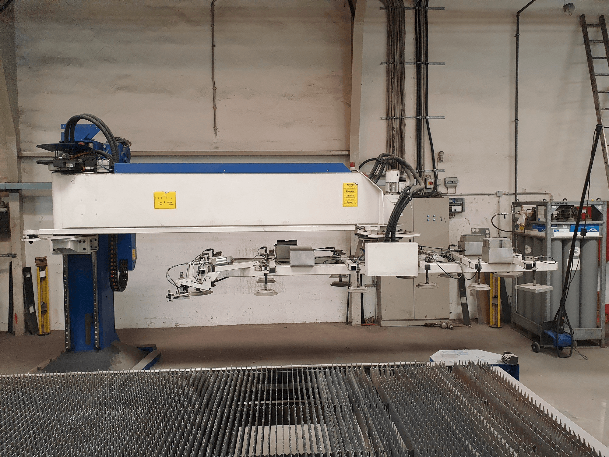 A Trumpf TRUMATIC L 4050 gép elölnézete