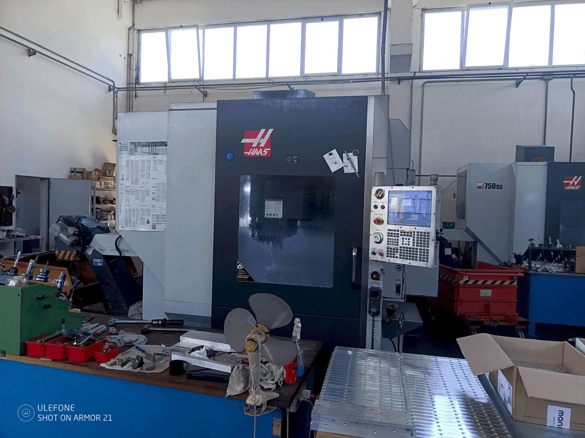 A HAAS UMC 750SS gép elölnézete