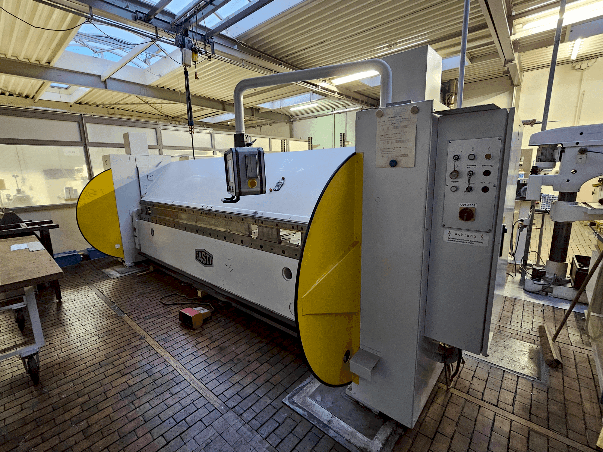 A SCHRODER-FASTI 215-40-4 gép elölnézete