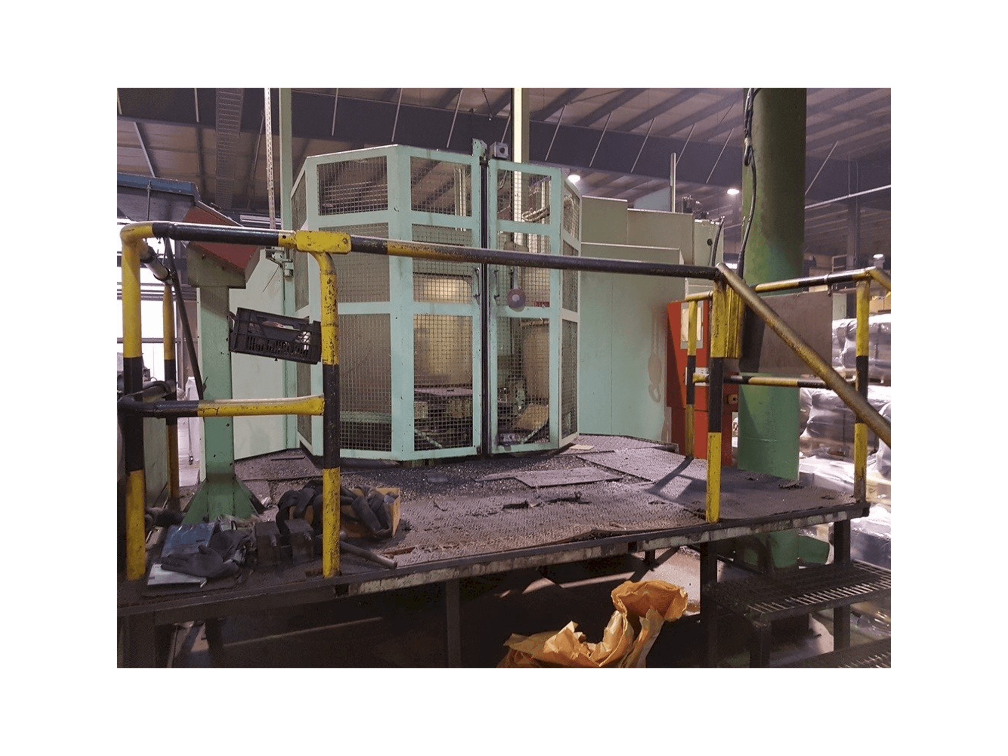 A HELLER BEA3 gép elölnézete