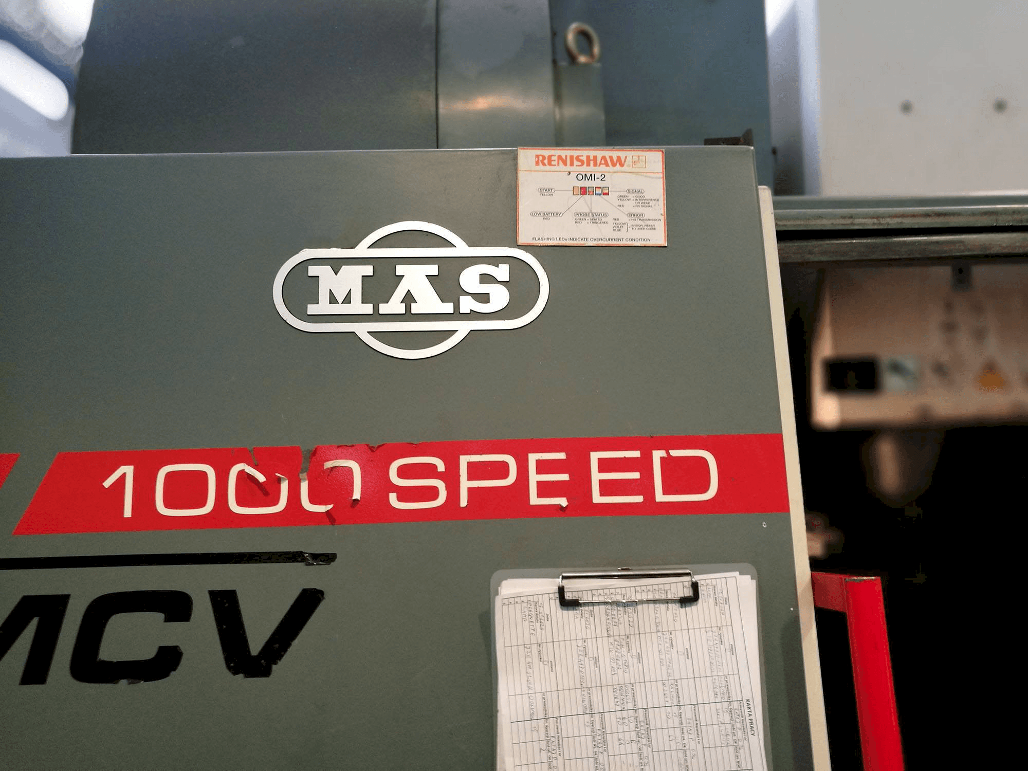 A KOVOSVIT MAS MCV 1000 SPEED gép elölnézete