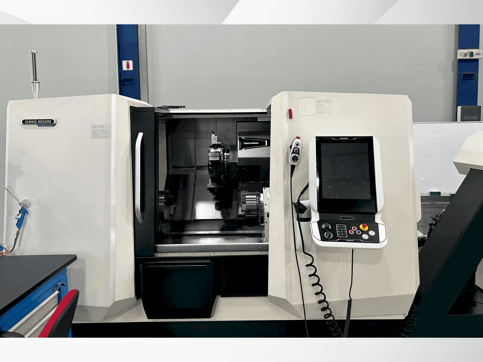 A DMG MORI CLX 450 V6 gép elölnézete