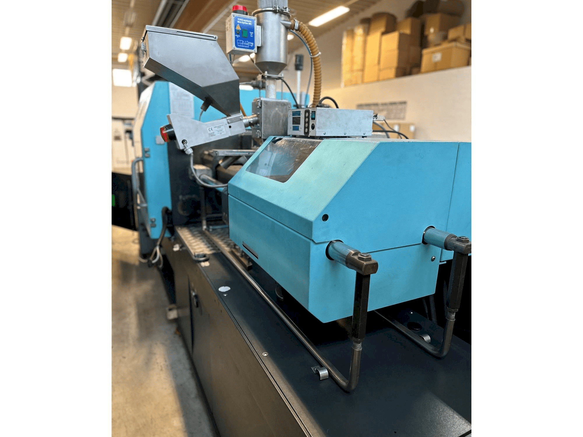 A DEMAG Concept 80/370-120 gép elölnézete