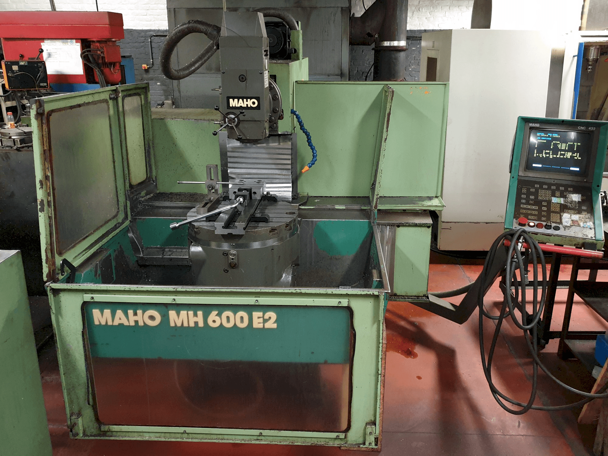 A Maho MH 600 E2 gép elölnézete