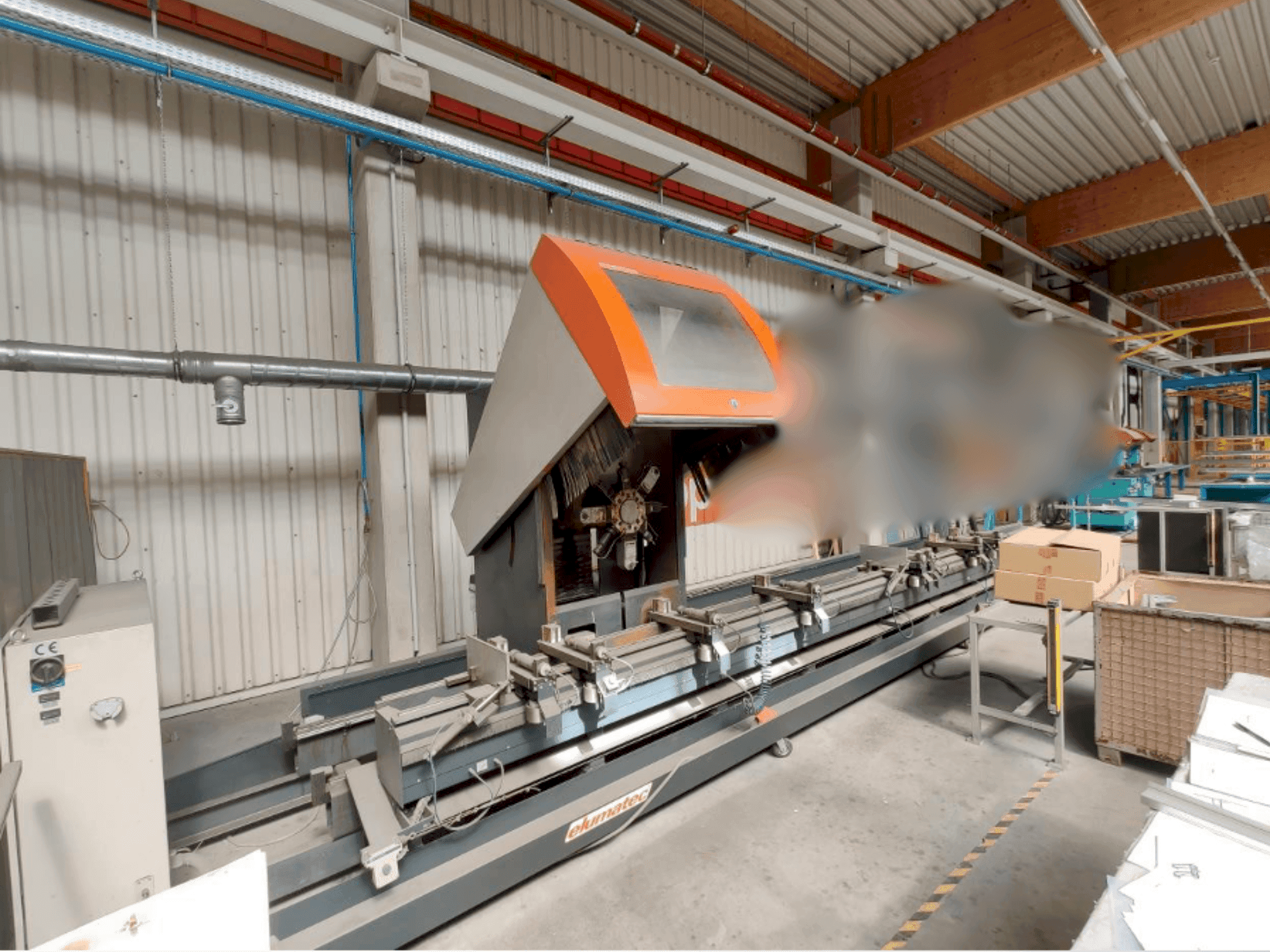 A Elumatec SBZ 130 gép elölnézete