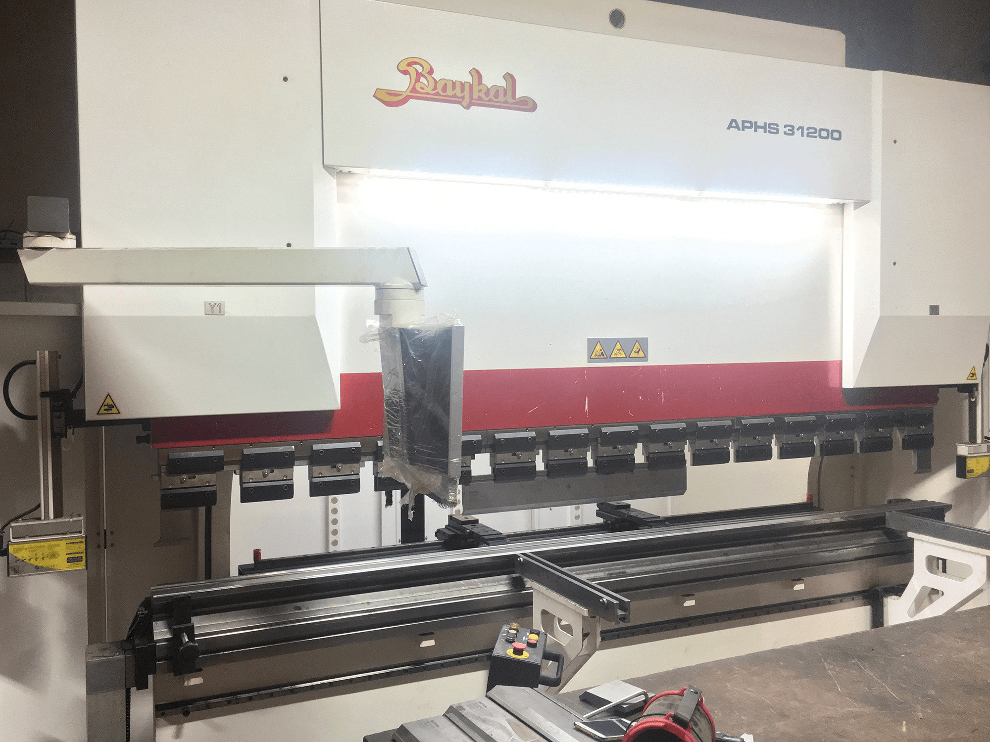 A Baykal APHS 31200 gép elölnézete