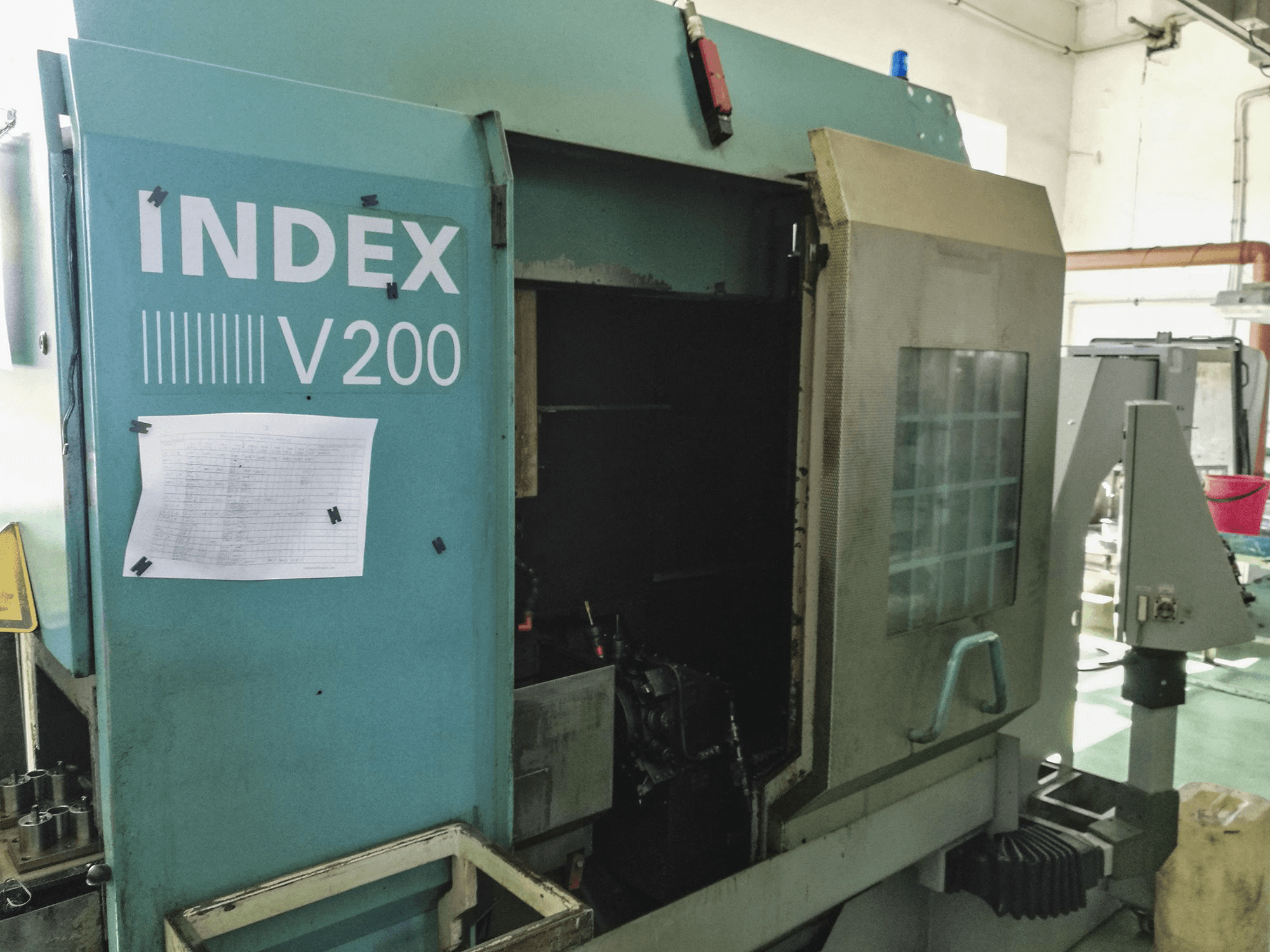 A Index V200 gép bal oldali nézete