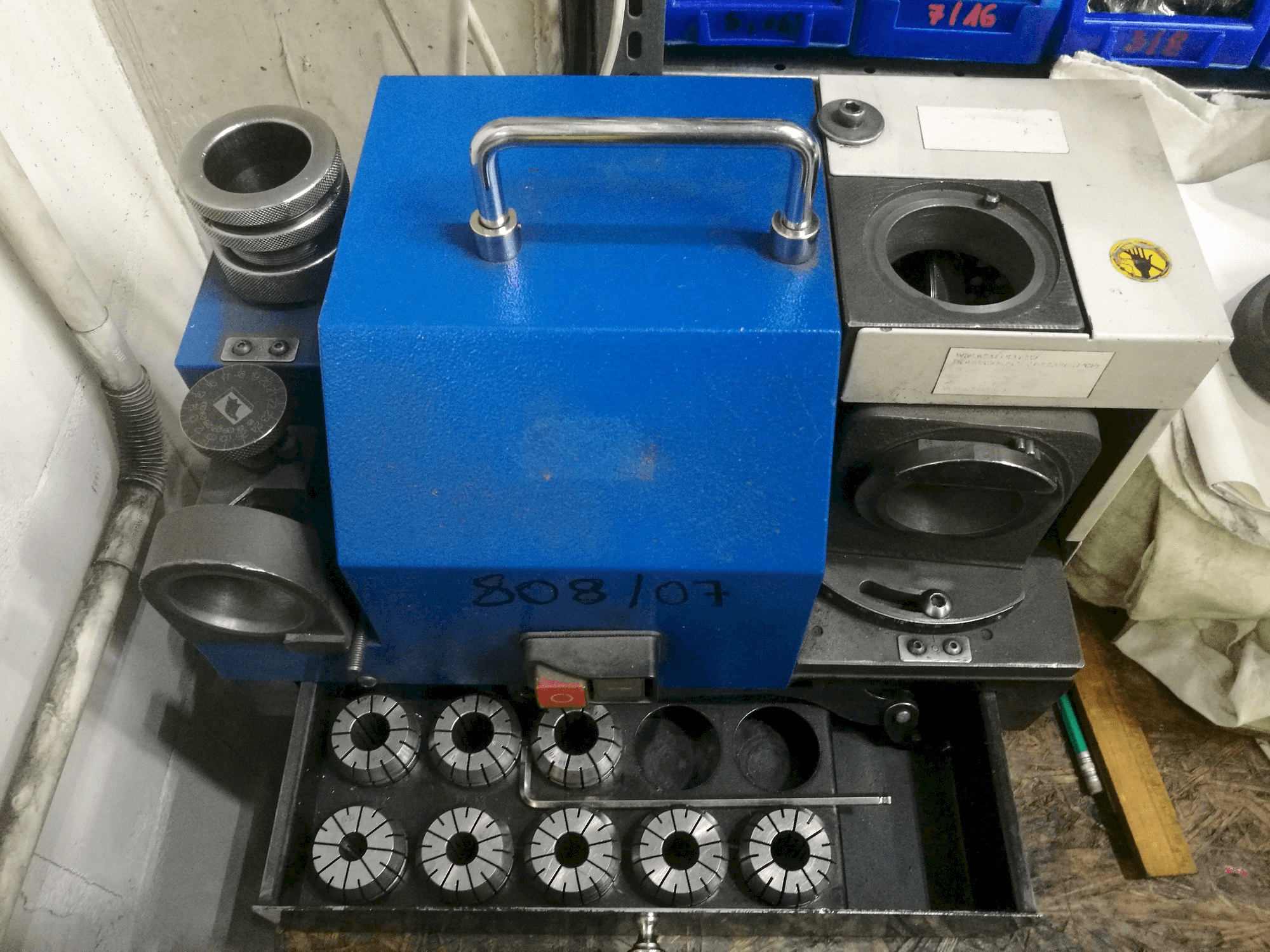 A PAX 30 gép elölnézete