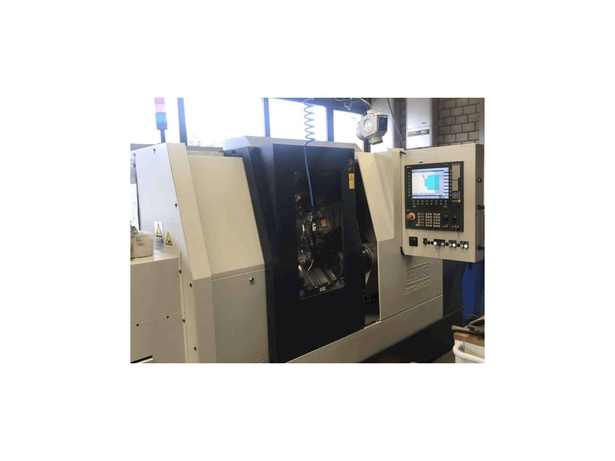 A SPINNER TC600-65SMCY gép elölnézete