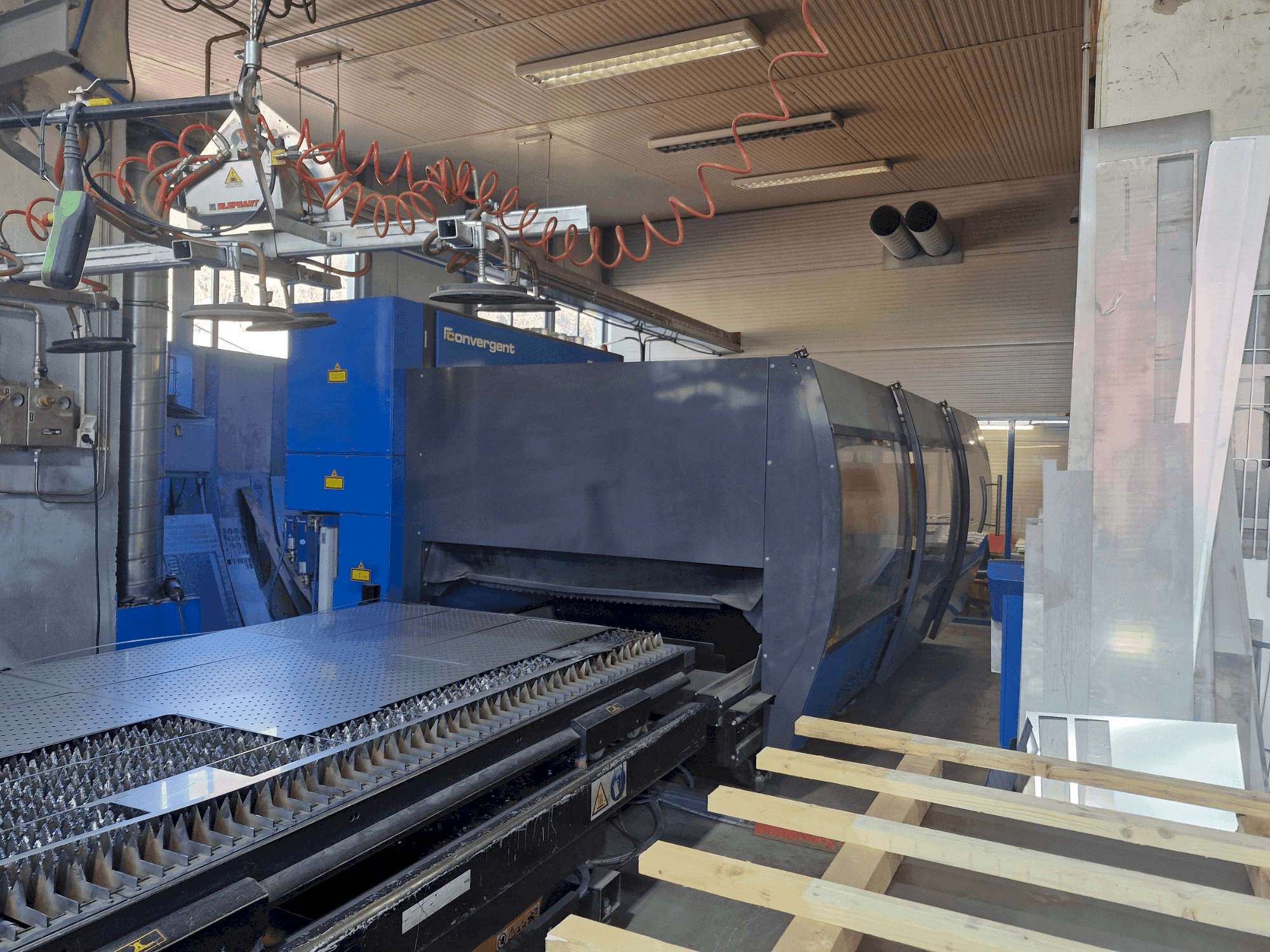 A Prima Power Platino 1530 (2017) (2017) gép elölnézete