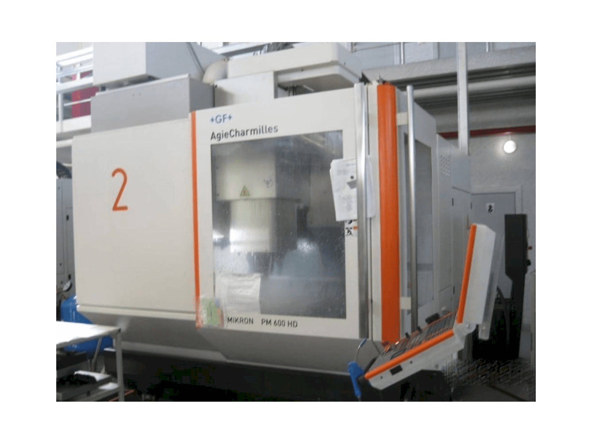 A AgieCharmilles Mikron HPM 600 HD gép elölnézete