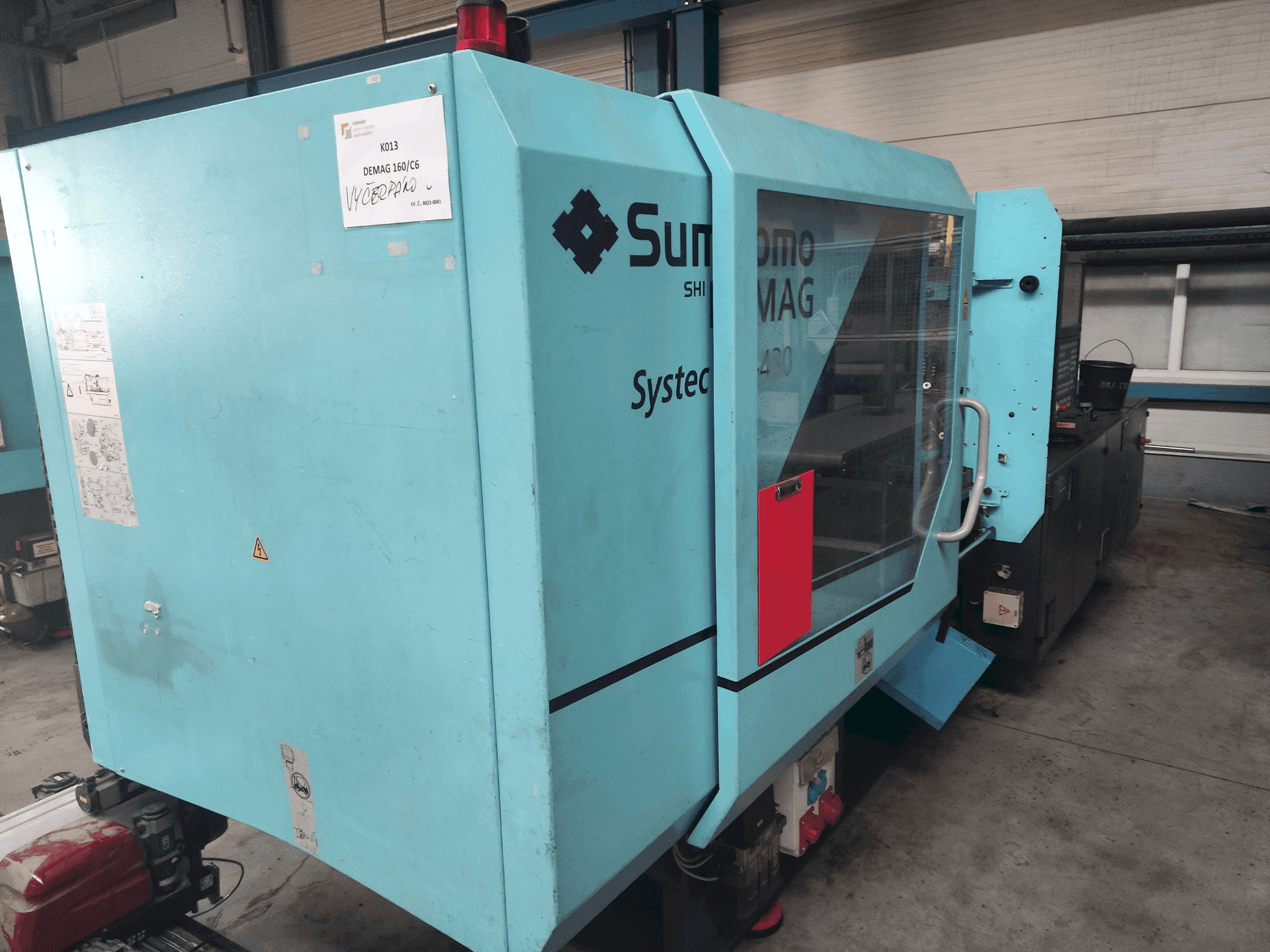 A DEMAG Systec 160-520/430 gép elölnézete