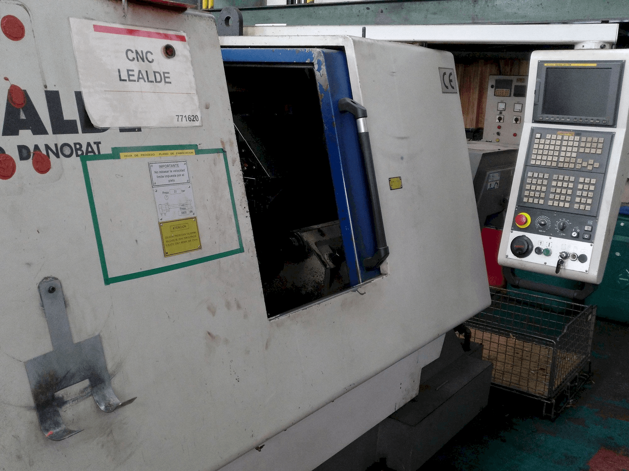 A Lealde TNC 10 gép elölnézete