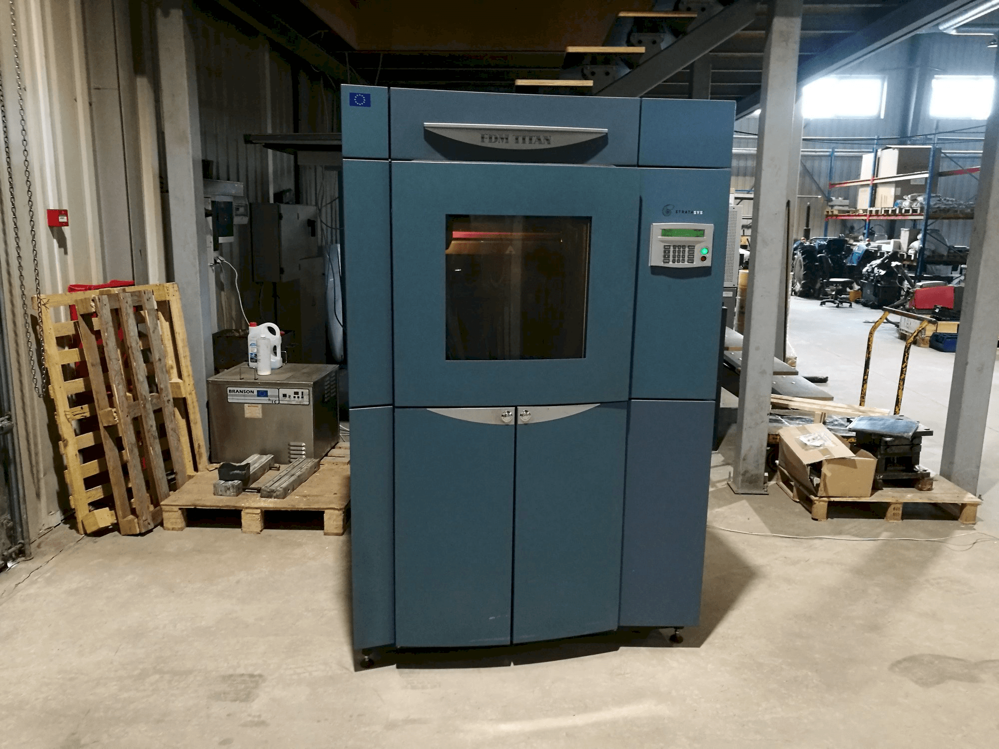 A Stratasys FDM Titan gép elölnézete