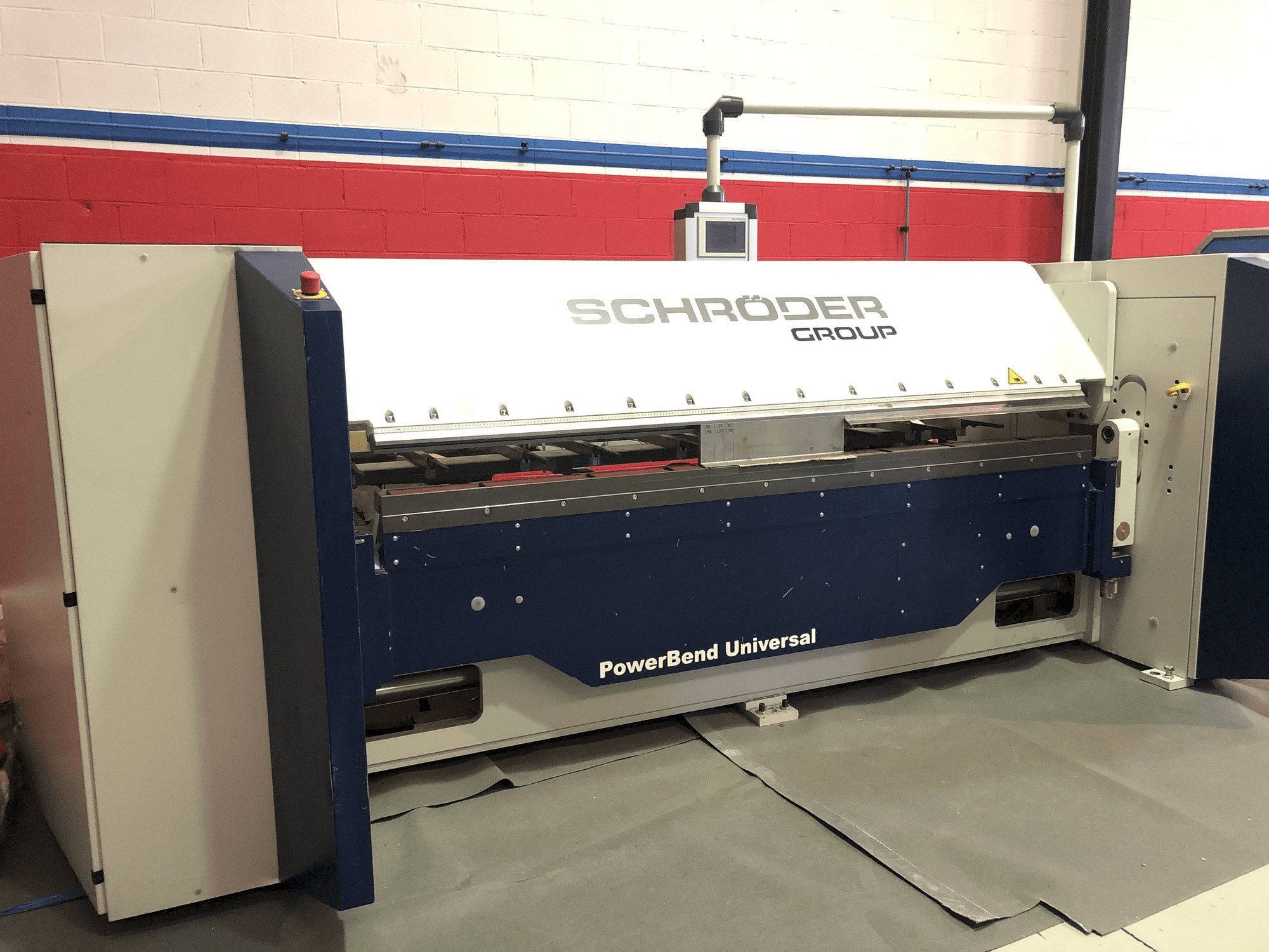 A Schröder PBU 2500x4 (2016) gép elölnézete