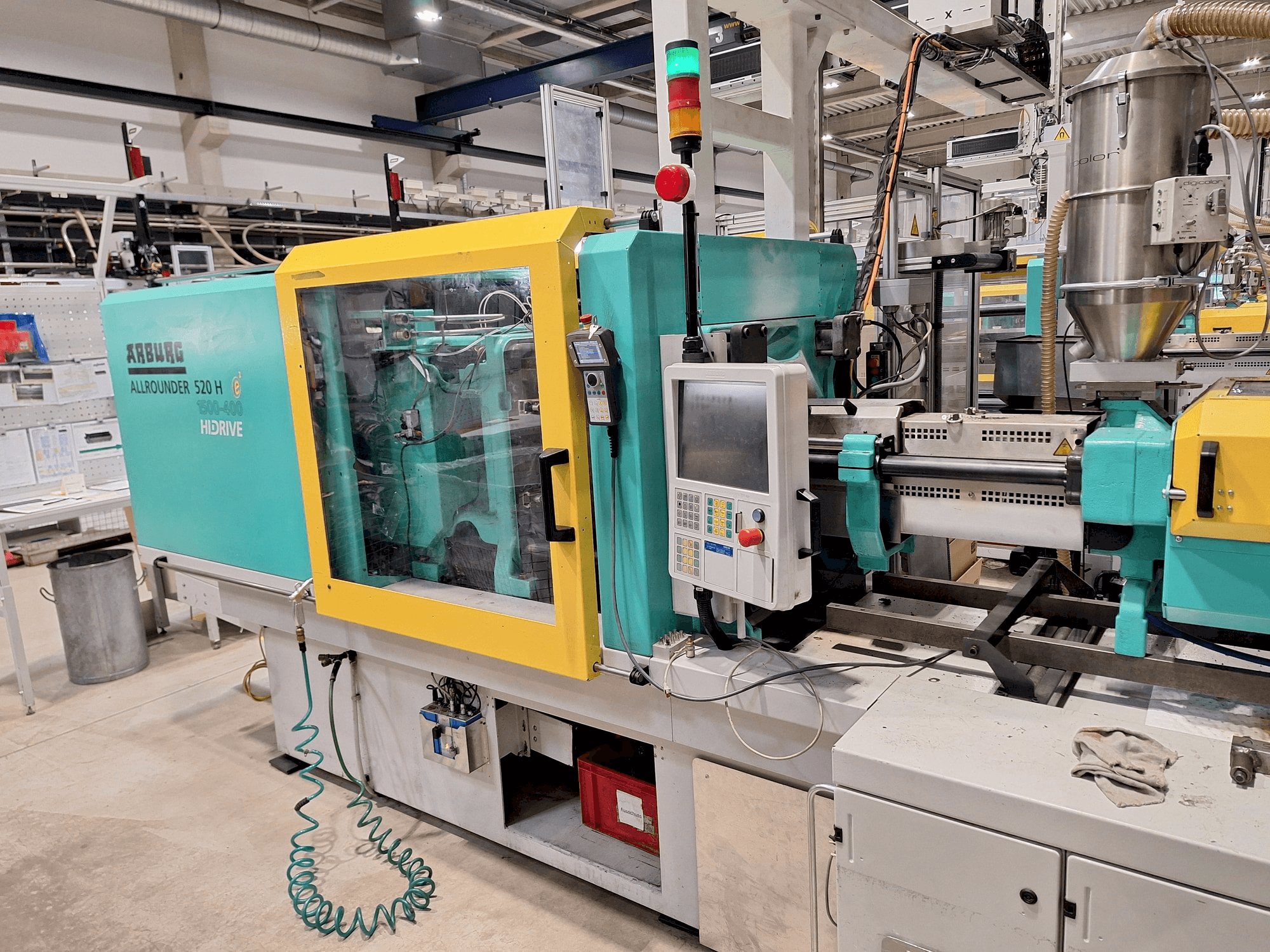 A Arburg 520 H 1500-400 (2013) gép elölnézete