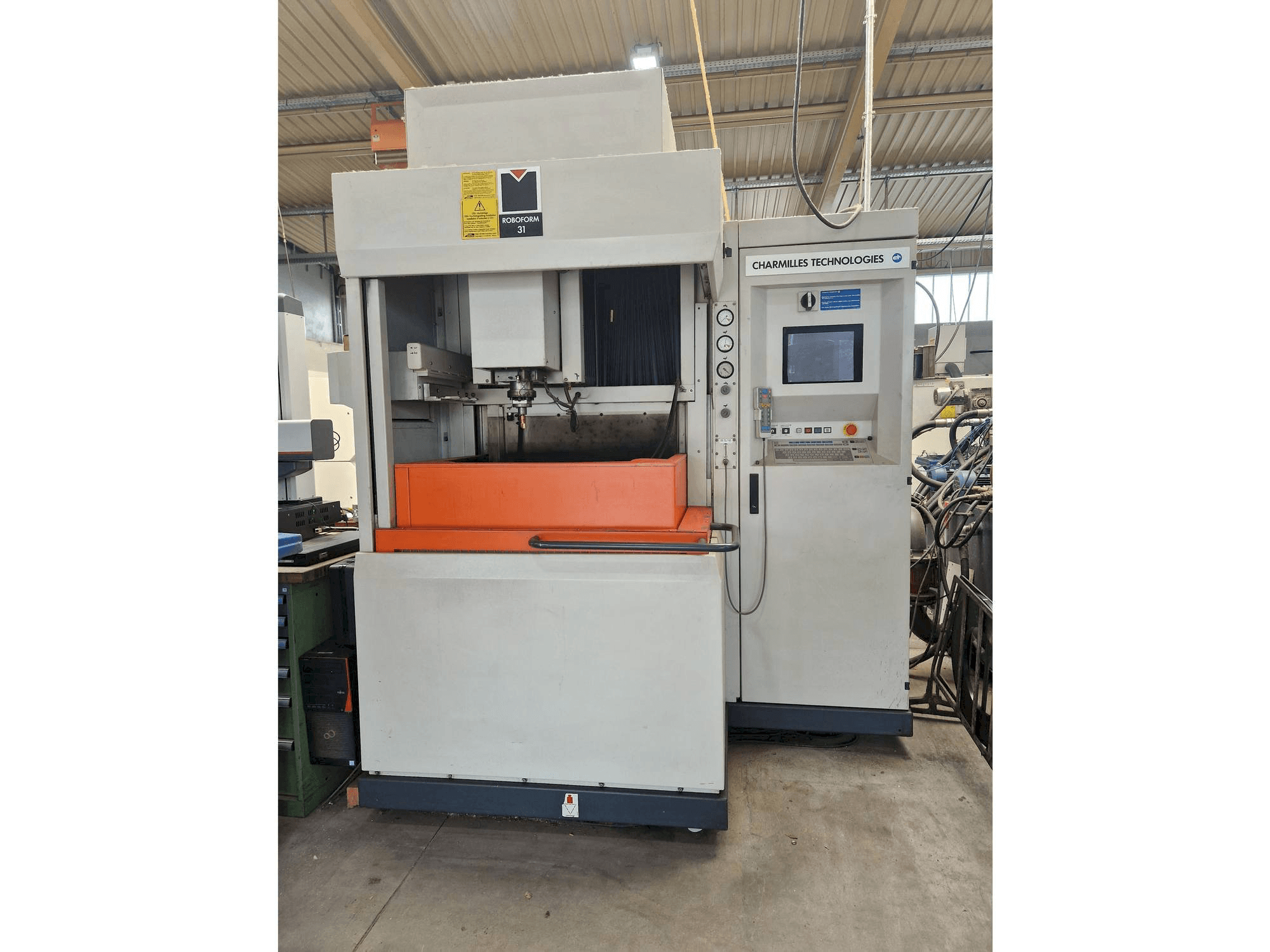 A CHARMILLES Roboform 31 gép elölnézete
