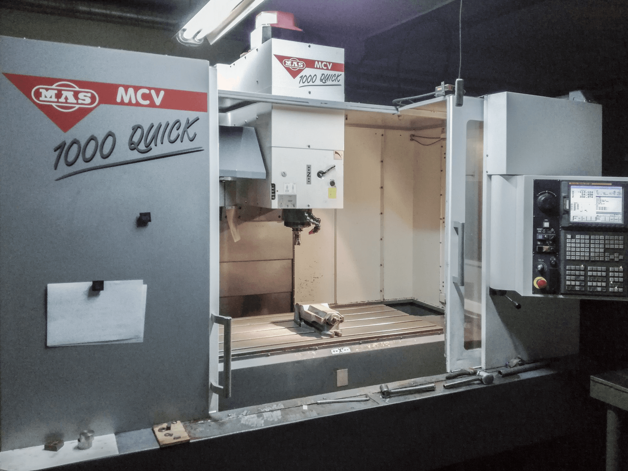 A KOVOSVIT MAS MCV 1000 QUICK gép bal oldali nézete