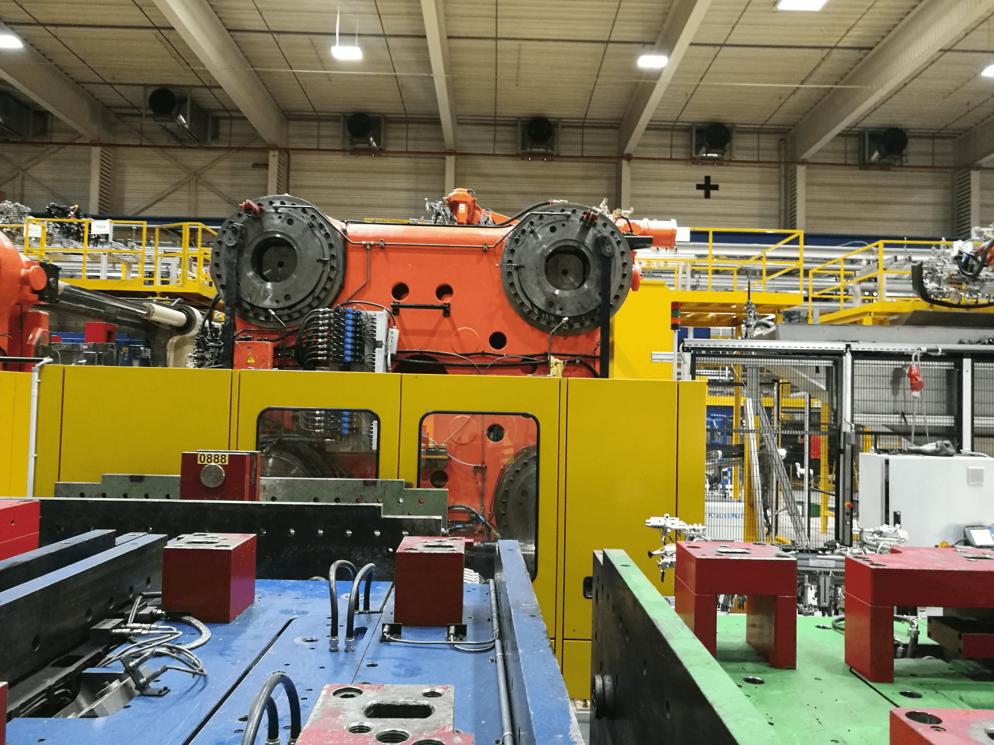 A Husky E 3150 RS 170/155 gép elölnézete