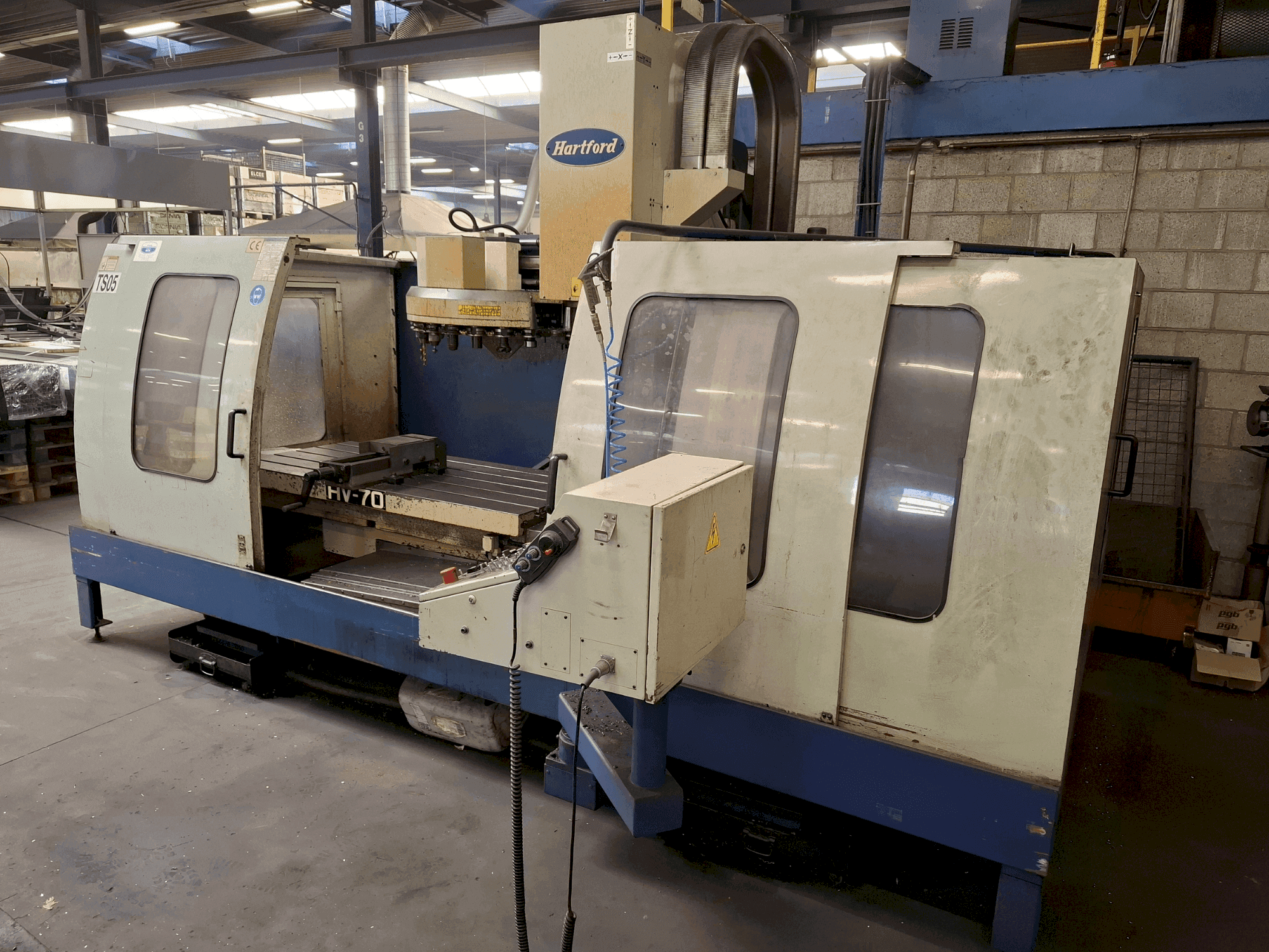 A HARTFORD HV-70S gép elölnézete