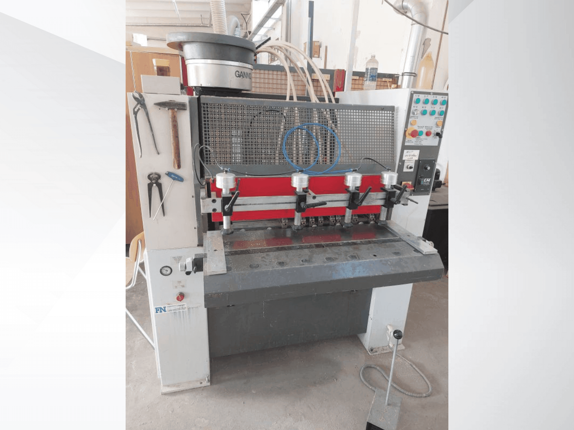 A GANNOMAT Elite 25 gép elölnézete