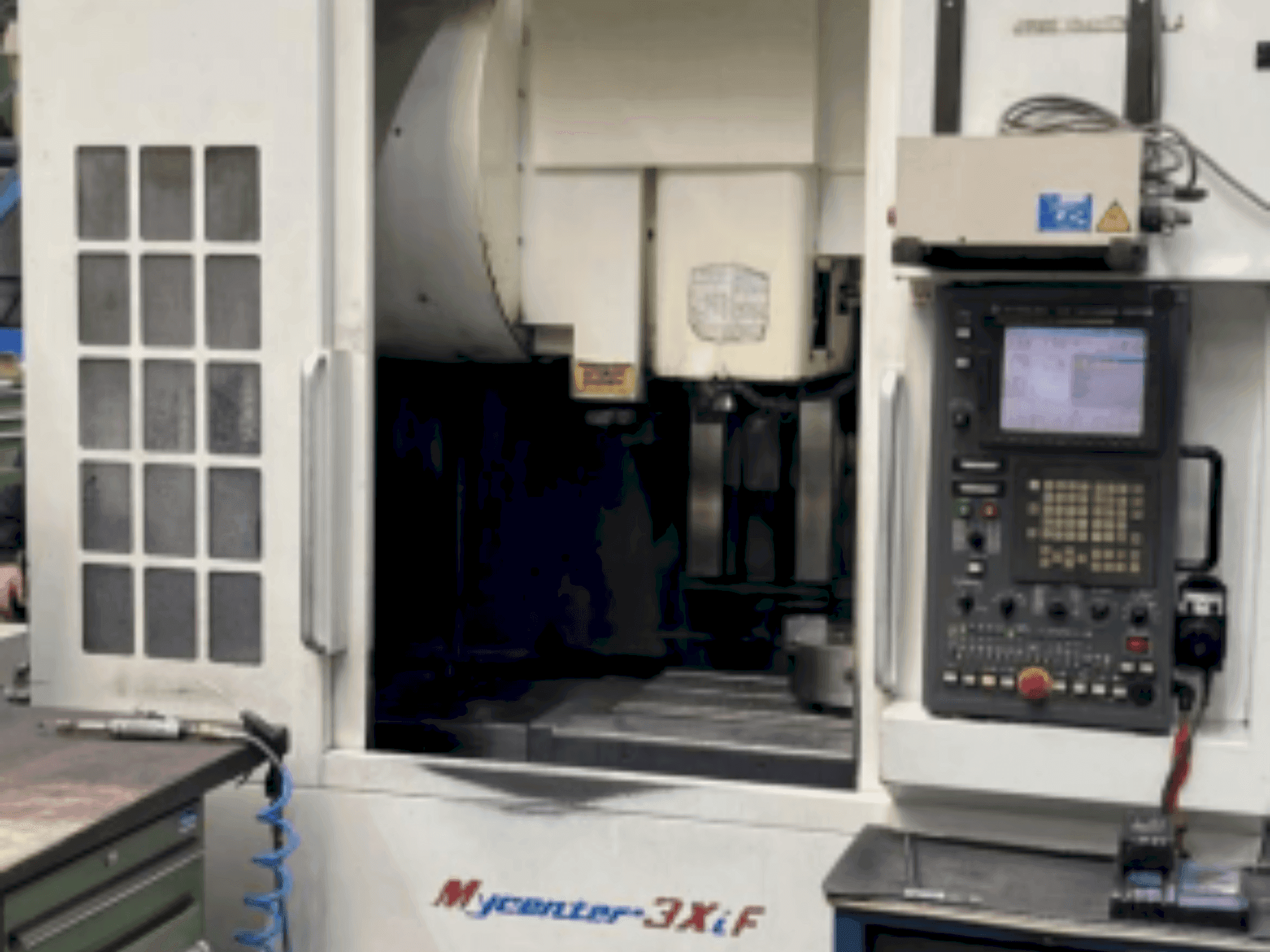 A Kitamura 3XiF gép elölnézete