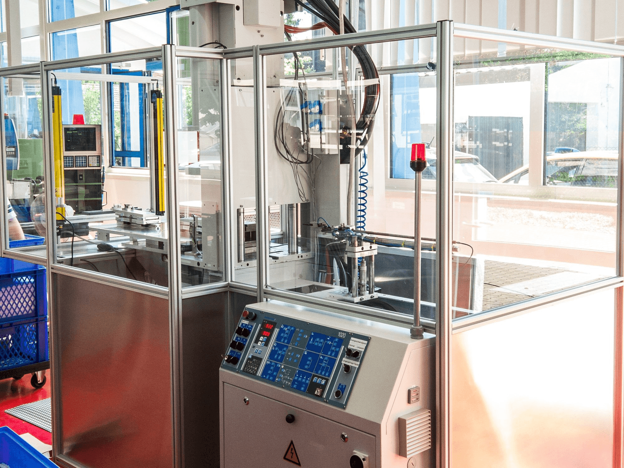 A Battenfeld PLUS 250V50 gép elölnézete