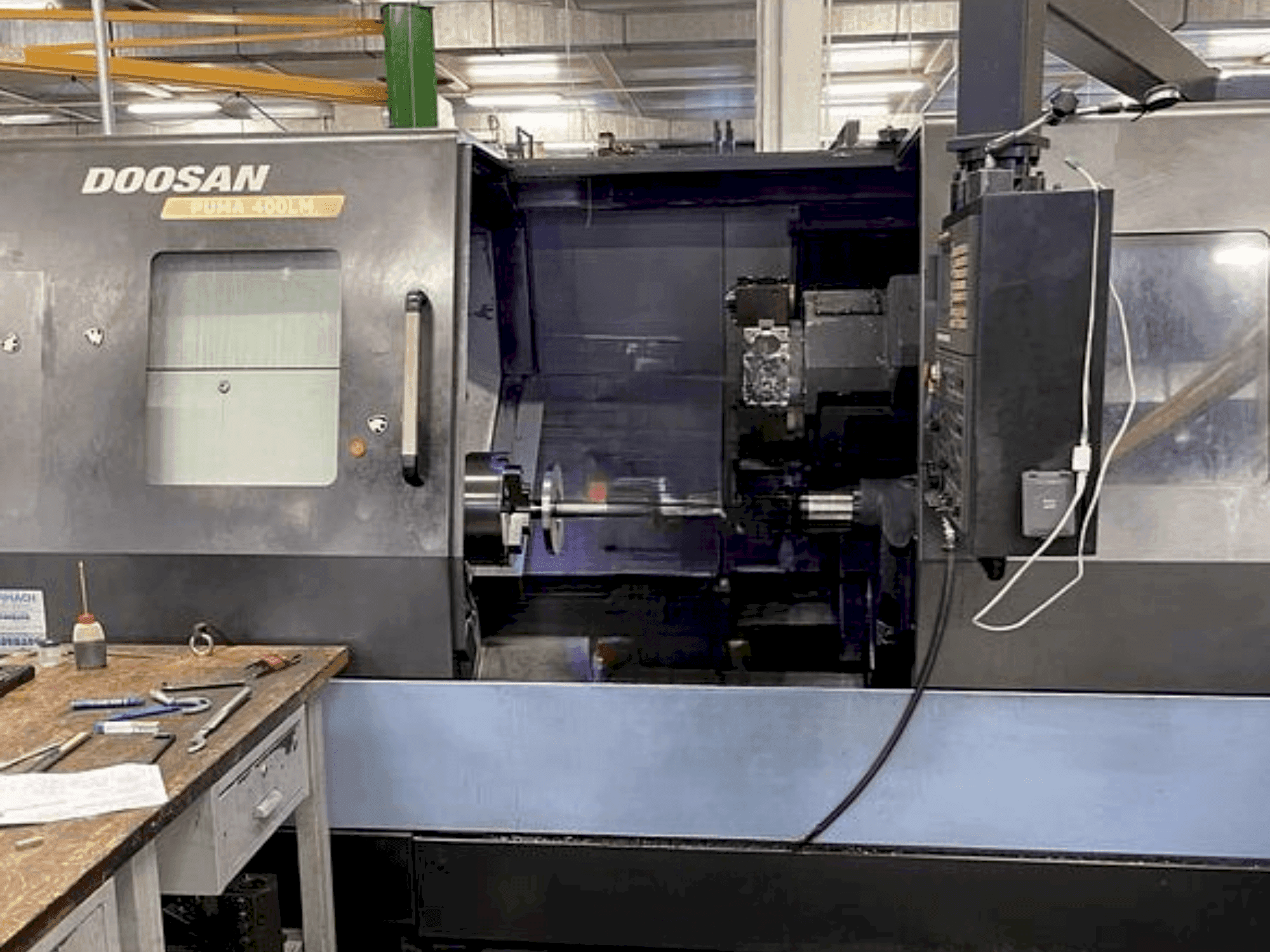 A DOOSAN Puma 400 LMA gép elölnézete