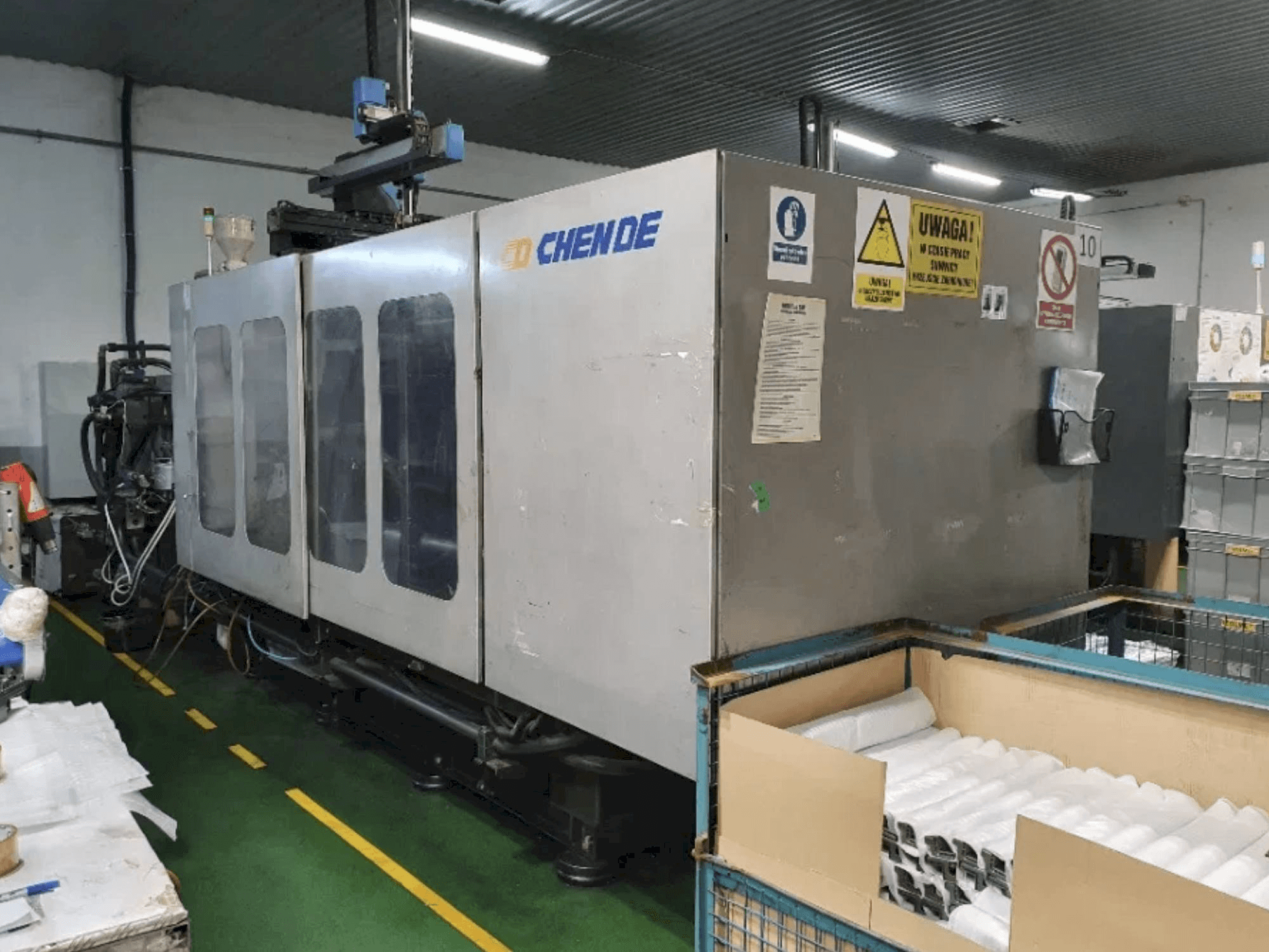 A CHENDE CJ480M3V gép elölnézete