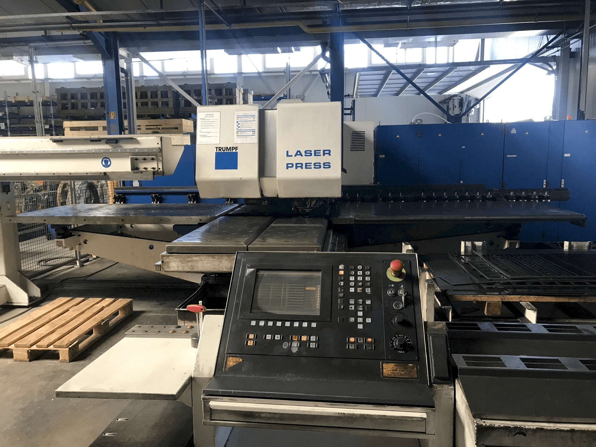 A Trumpf Trumatic 600L gép elölnézete