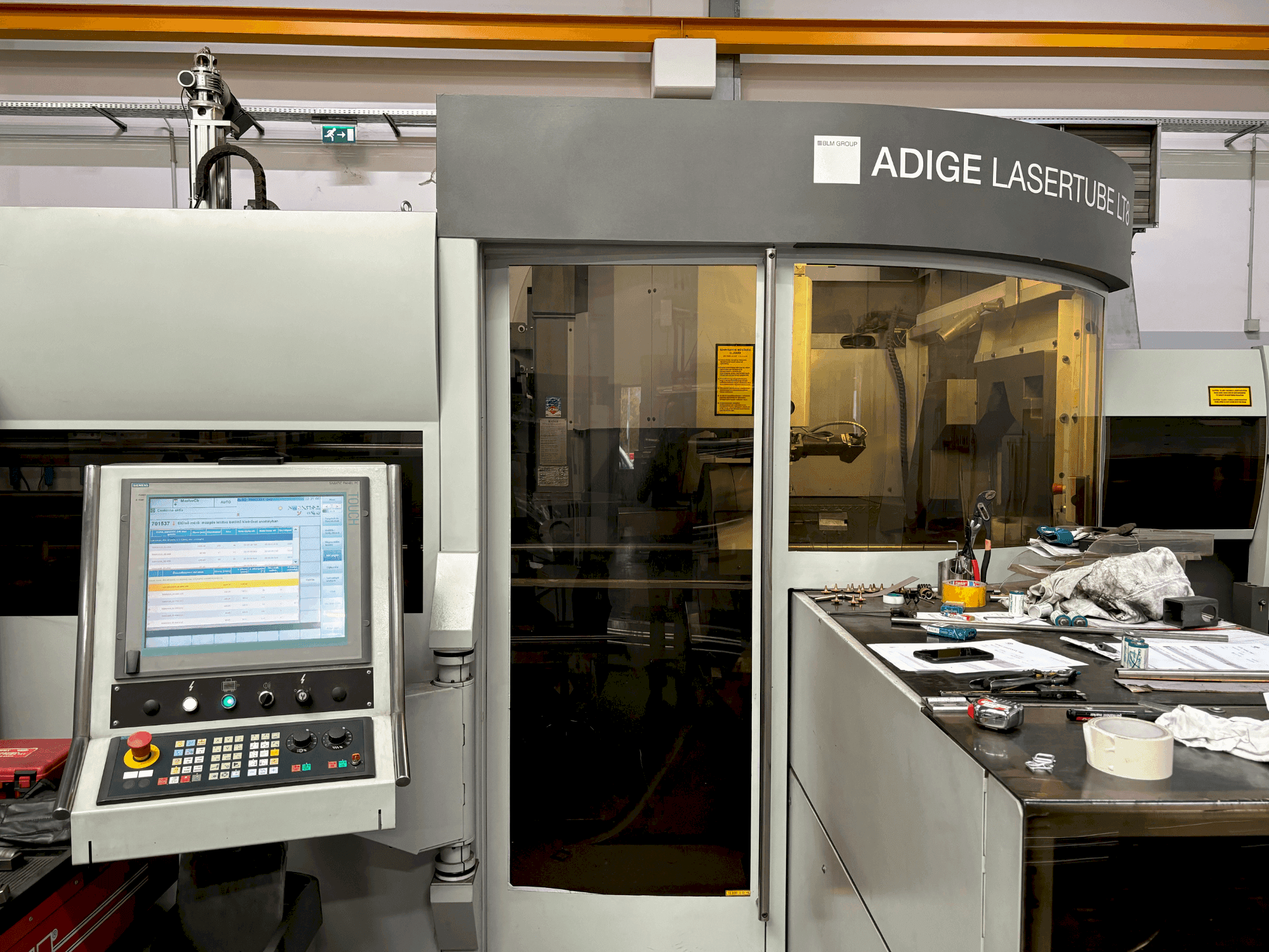 A ADIGE LT8 gép elölnézete