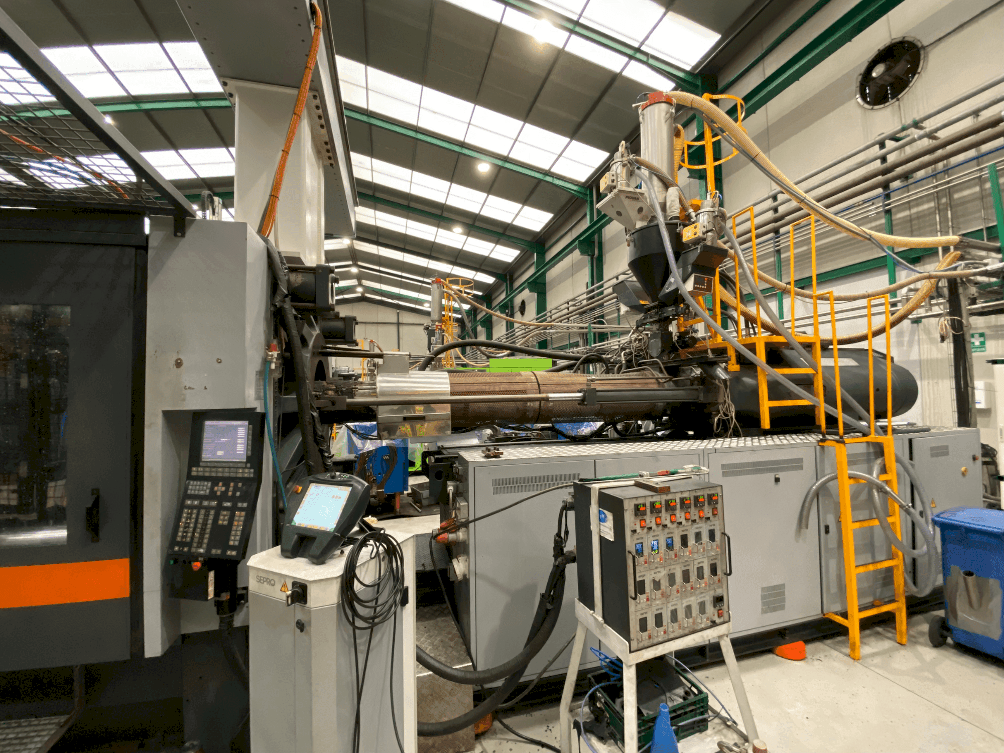 A SANDRETTO MEGA TES 8200 gép elölnézete