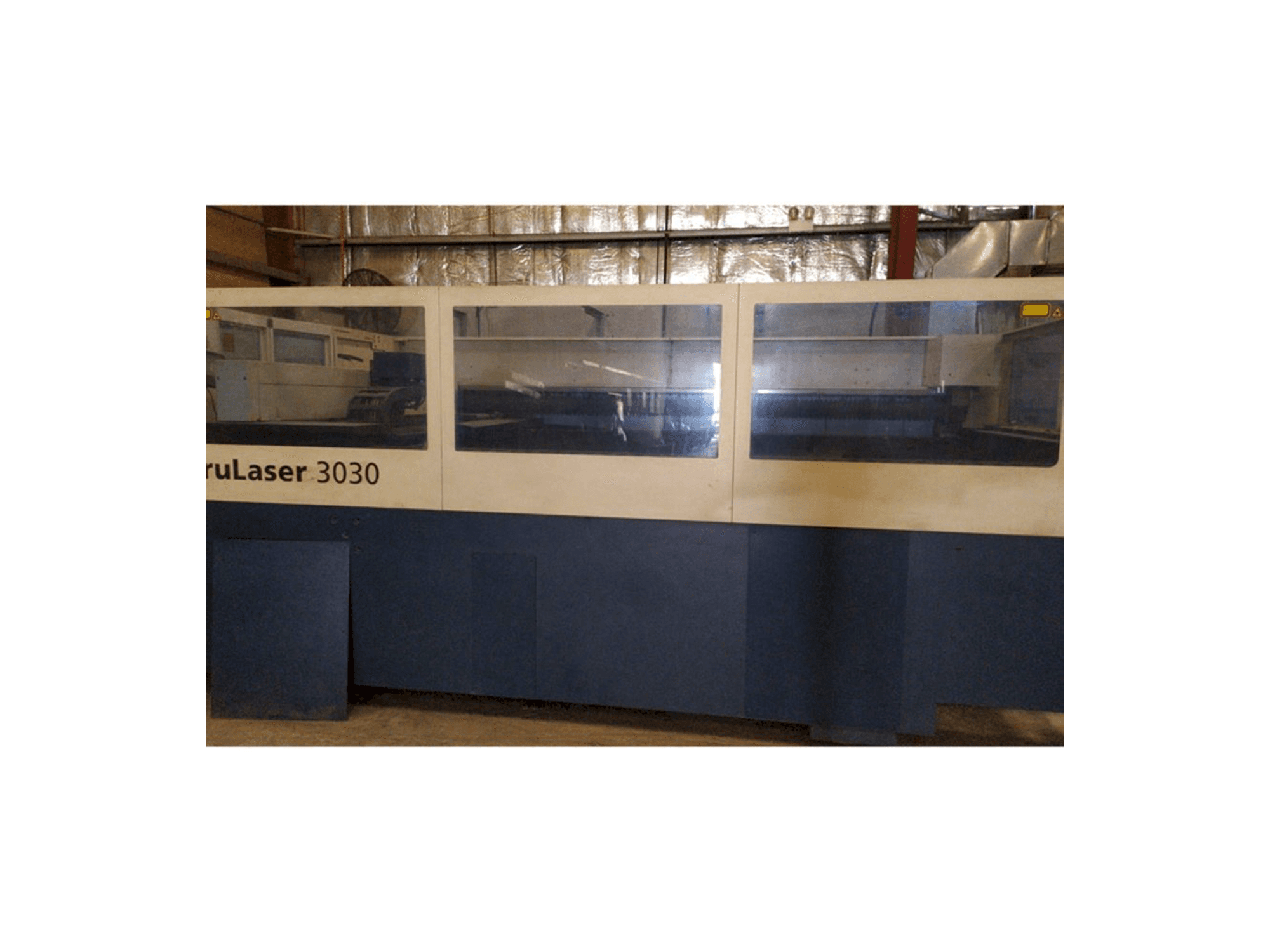 A Trumpf TruLaser 3030 gép elölnézete