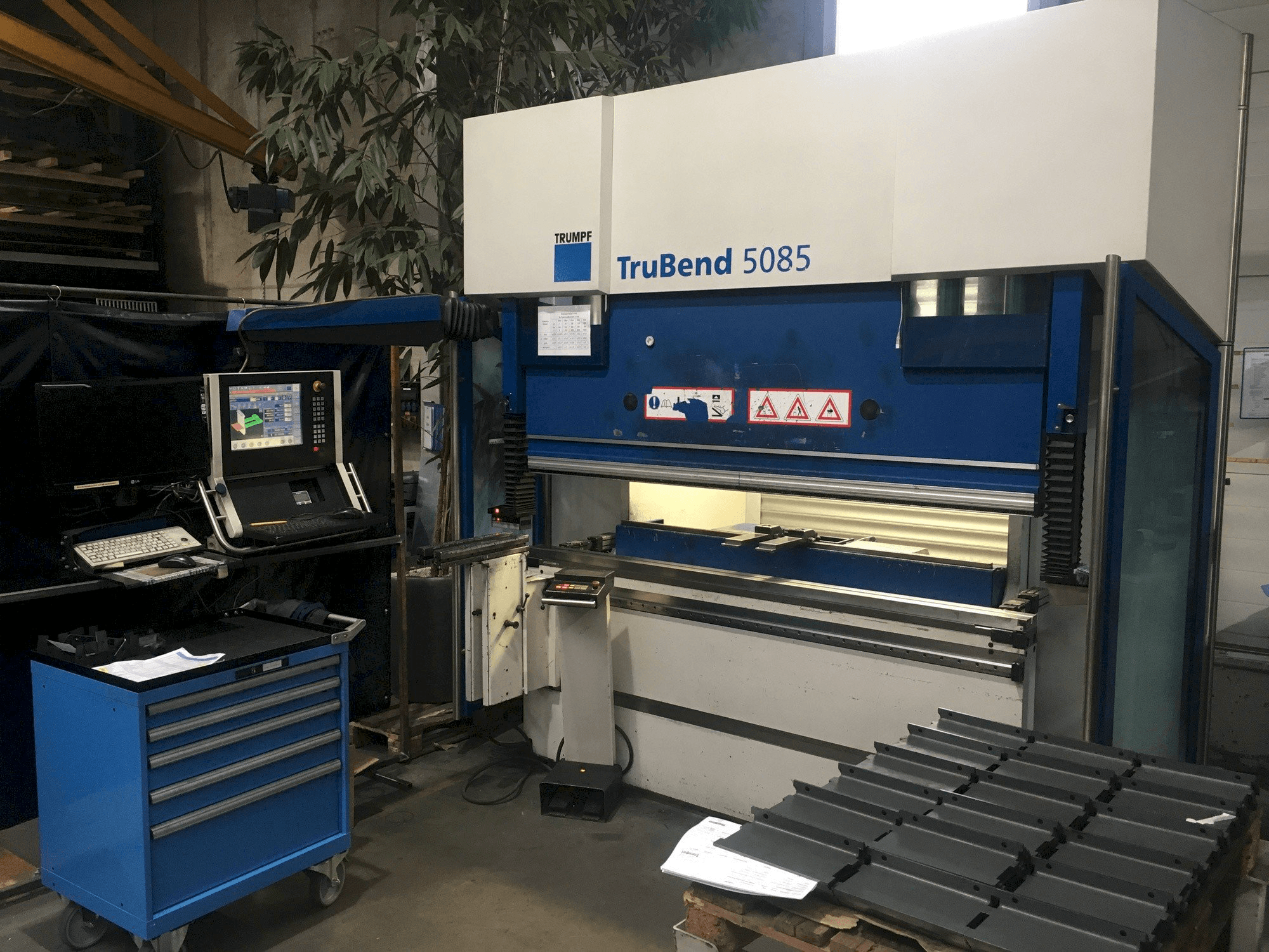 A Trumpf TruBend 5085X gép jobb nézete