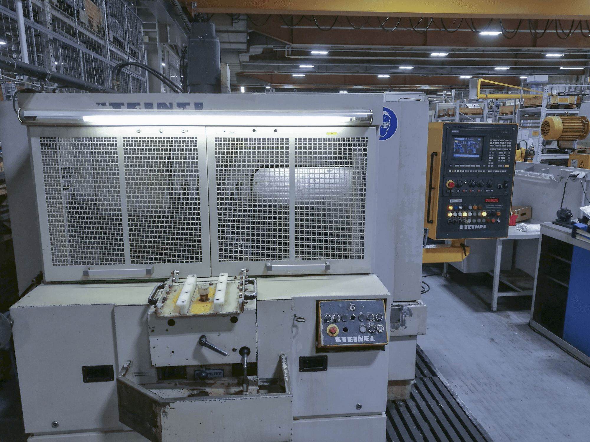 A STEINEL BZ 20 gép elölnézete