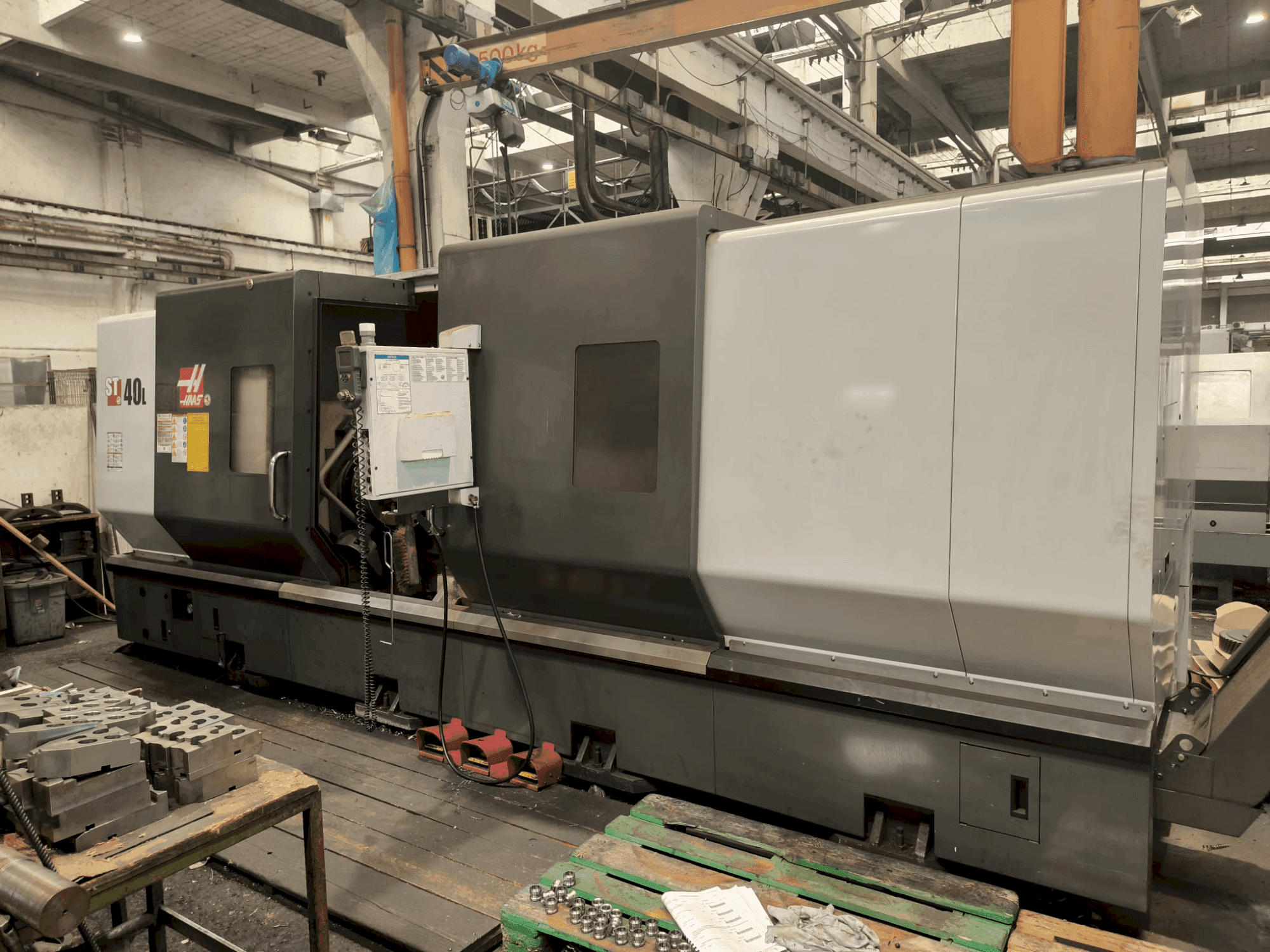 A HAAS ST40L gép elölnézete