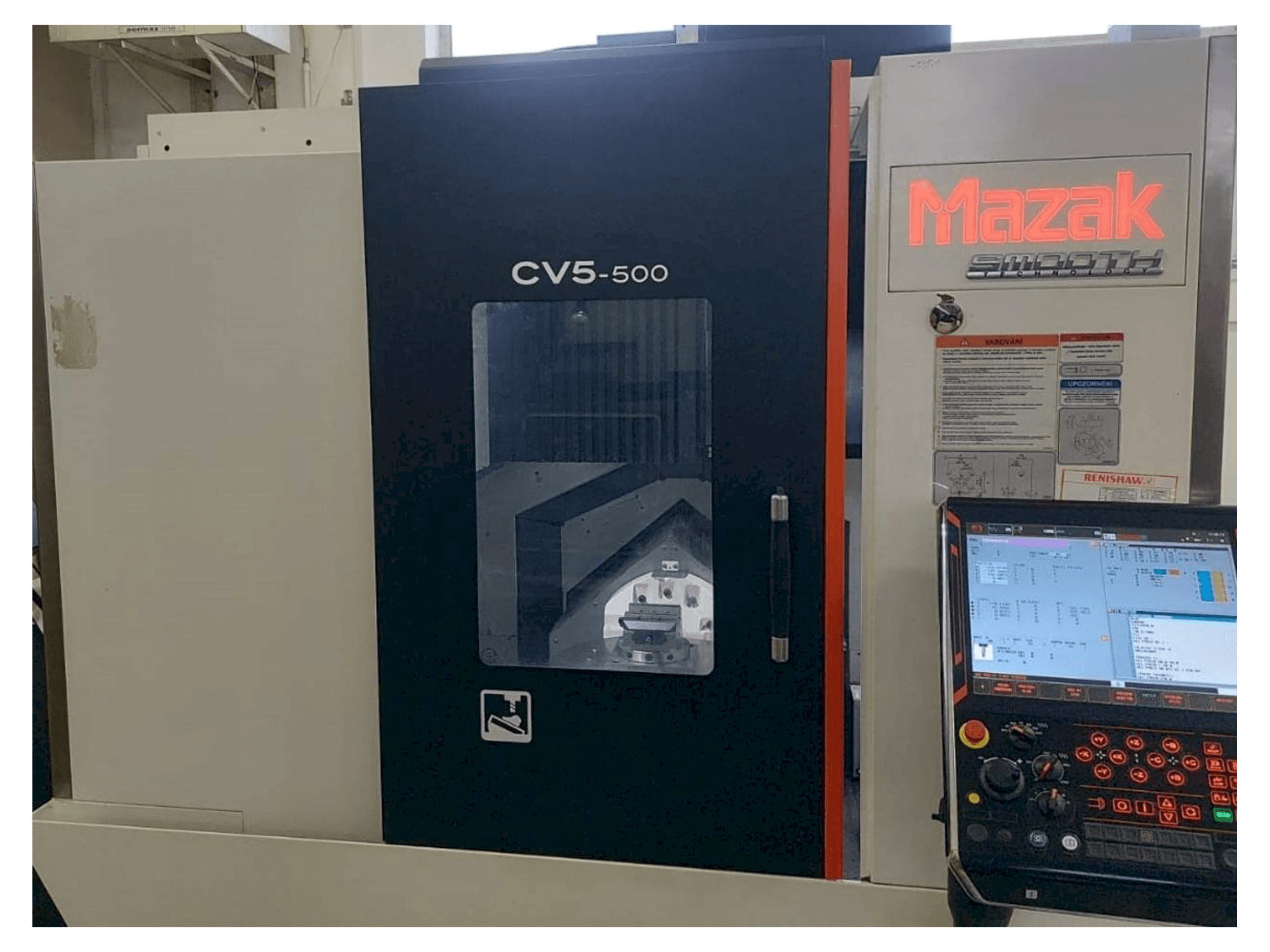 A Mazak CV5-500 gép elölnézete