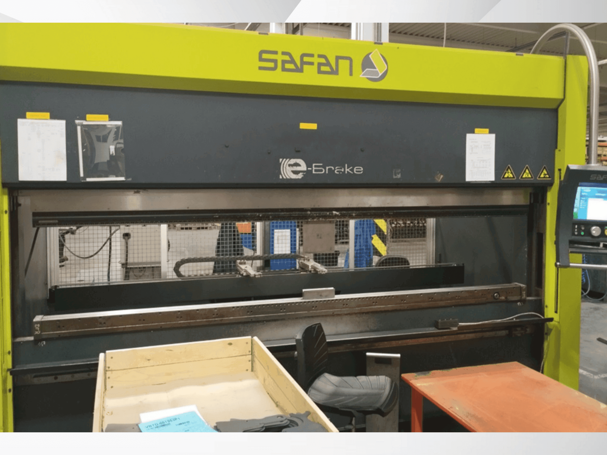 A Safan E-BRAKE 100-3100 TS 1 gép elölnézete