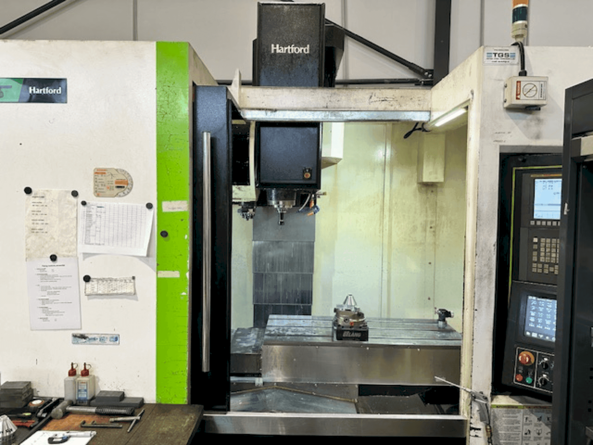 A HARTFORD LG-1000 gép elölnézete