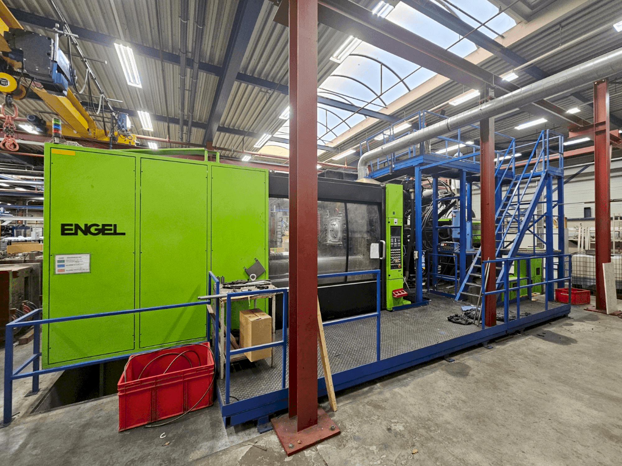 A Engel 16050/2550-1500T Duo 2 F gép elölnézete