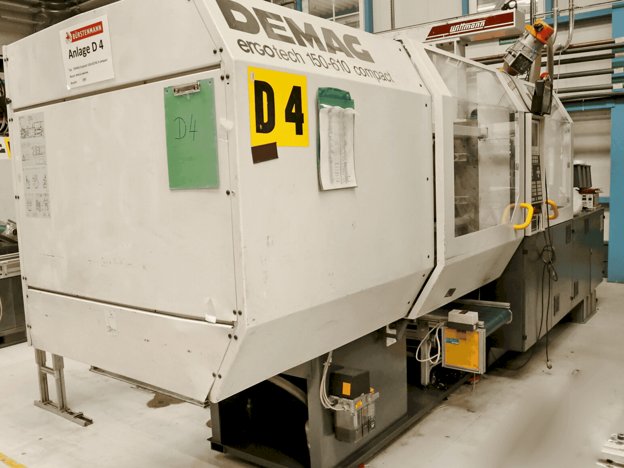 A DEMAG Ergotech 150-610 NC 4 gép elölnézete
