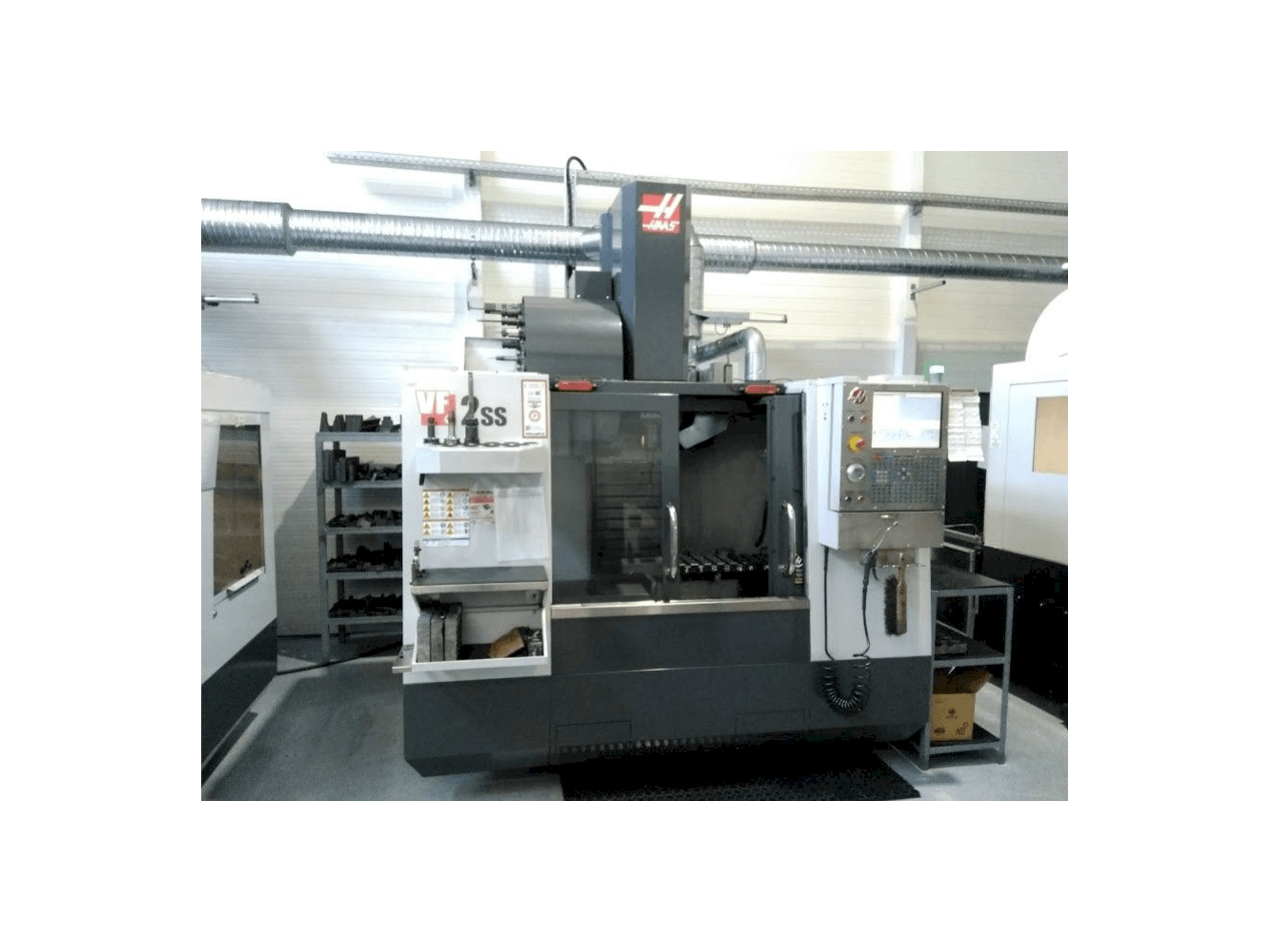 A HAAS VF2 SS gép elölnézete